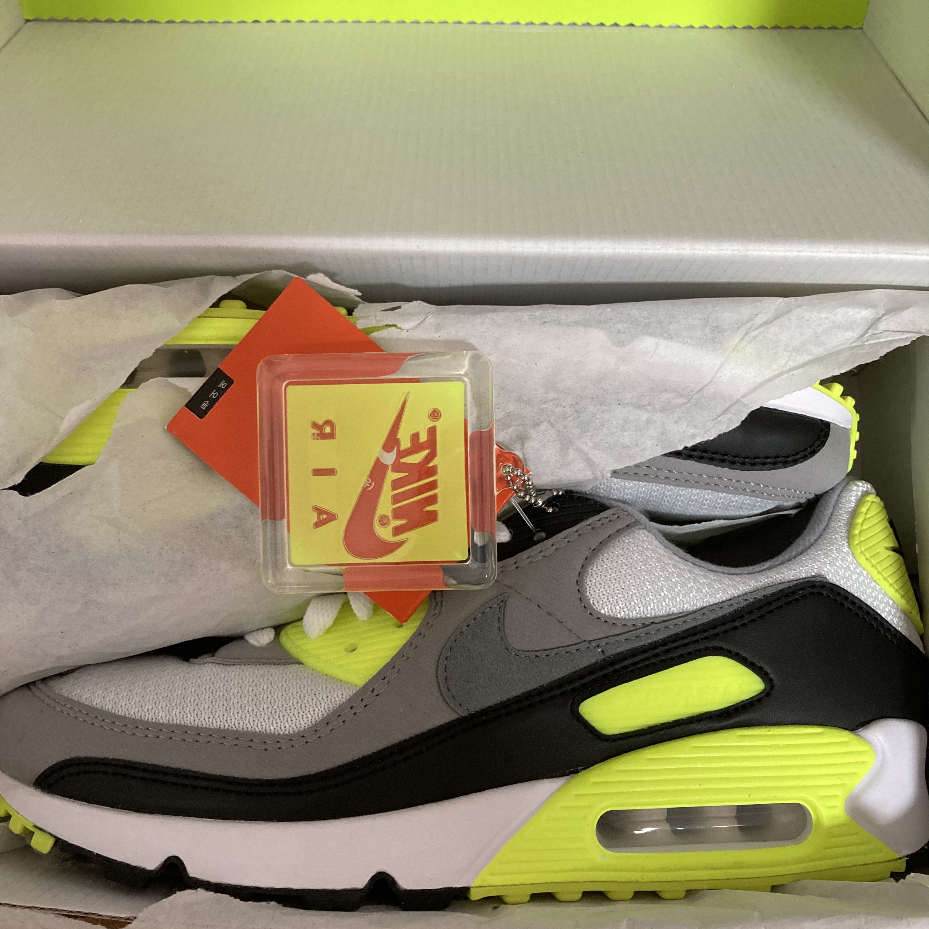Nike Air Max 90 OG Volt 2020 착용 스타일 - 2