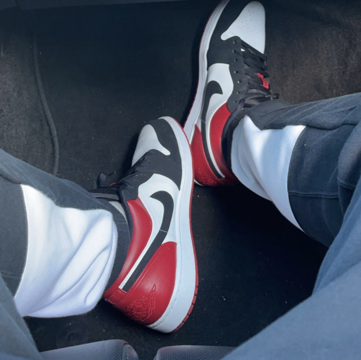 Jordan 1 Low Black Toe 착용 스타일