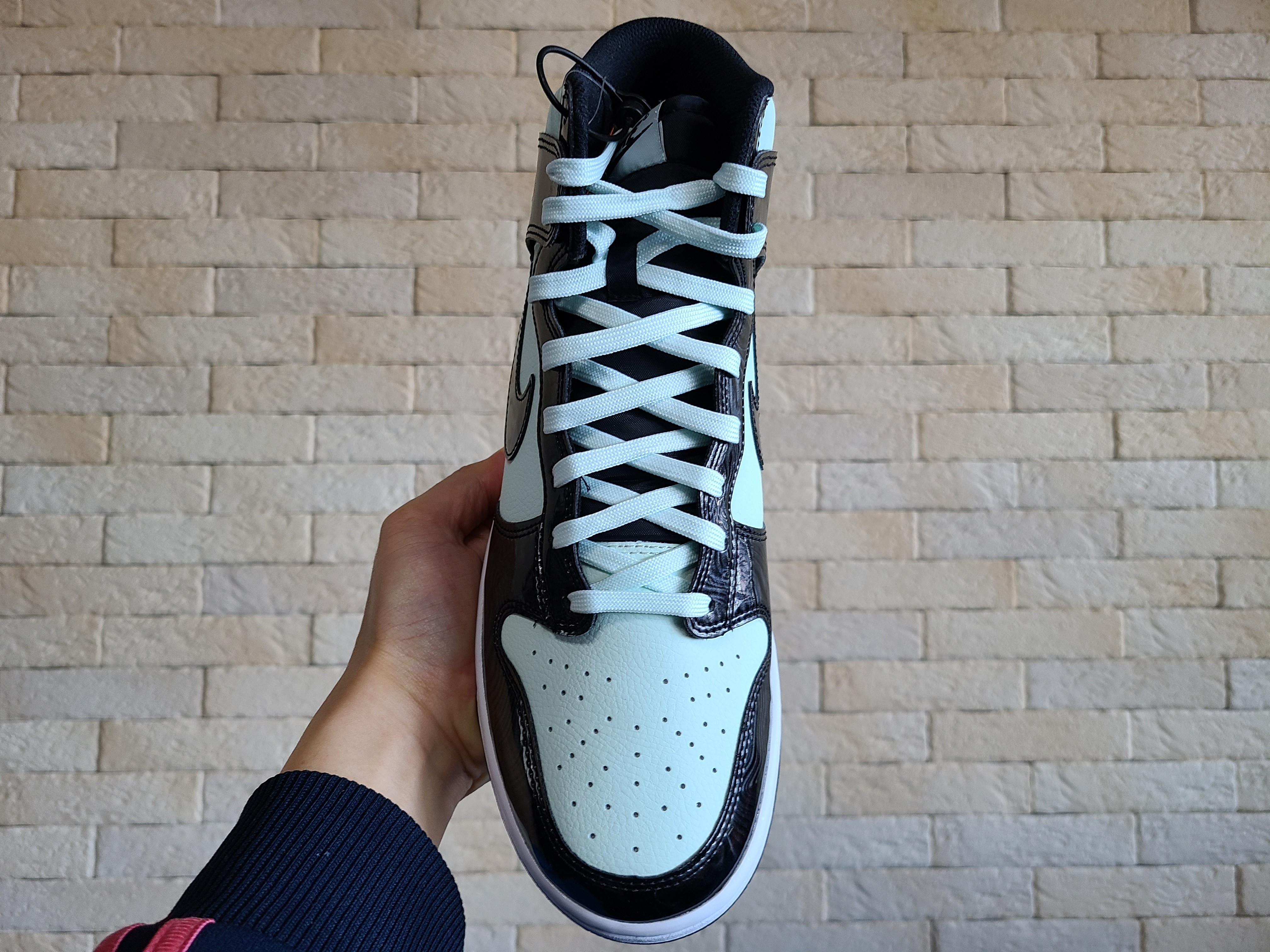 Nike Dunk High Barely Green 착용 스타일 - 5