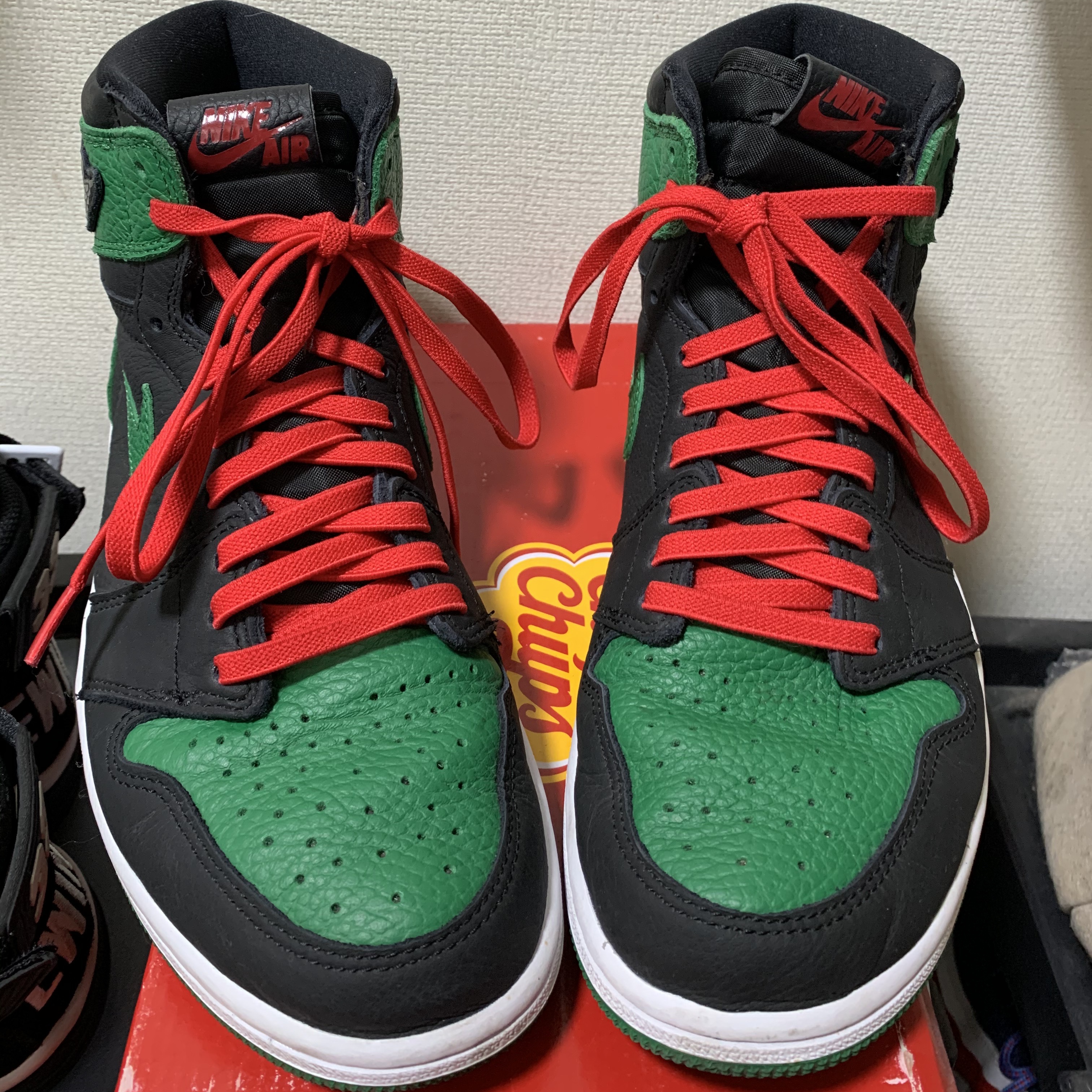 Jordan 1 Retro High OG Pine Green Black 착용 스타일 - 2
