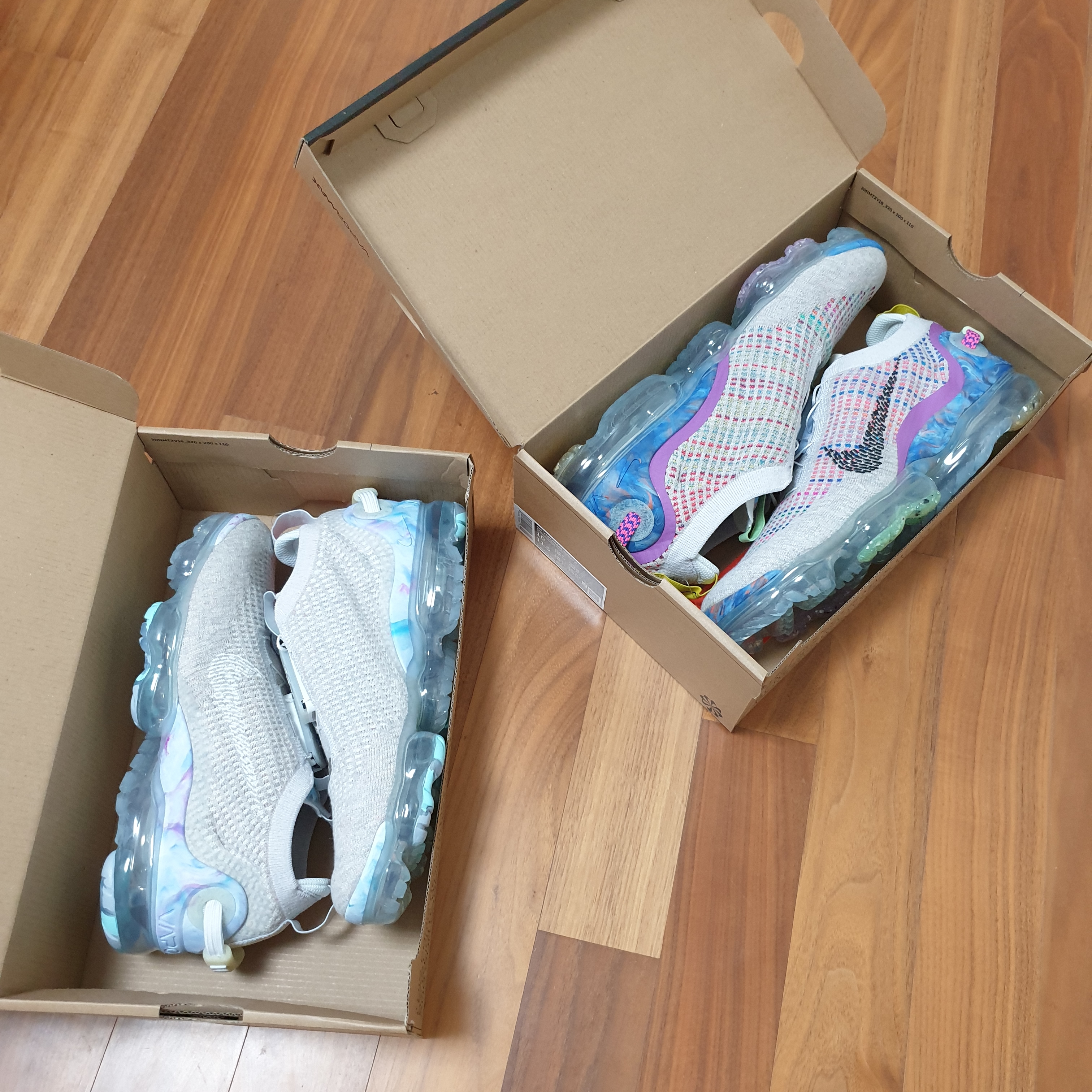 Nike Air VaporMax 2020 Flyknit Summit White, Nike Air VaporMax 2020 Flyknit Pure Platinum Multi-Color 착용 스타일