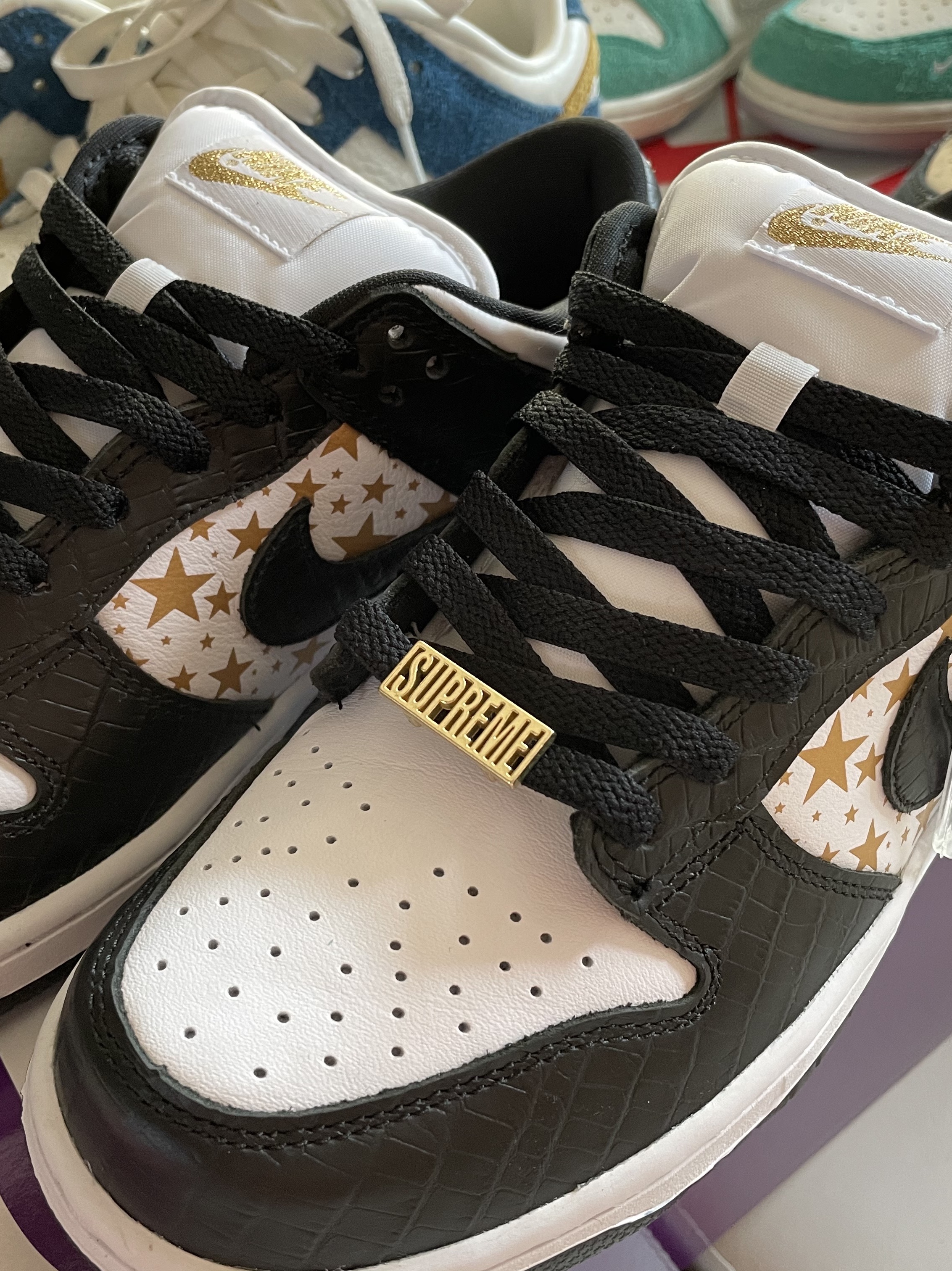 Nike x Travis Scott SB Dunk Low, Nike x Kasina Dunk Low 80's Bus 착용 스타일 - 3