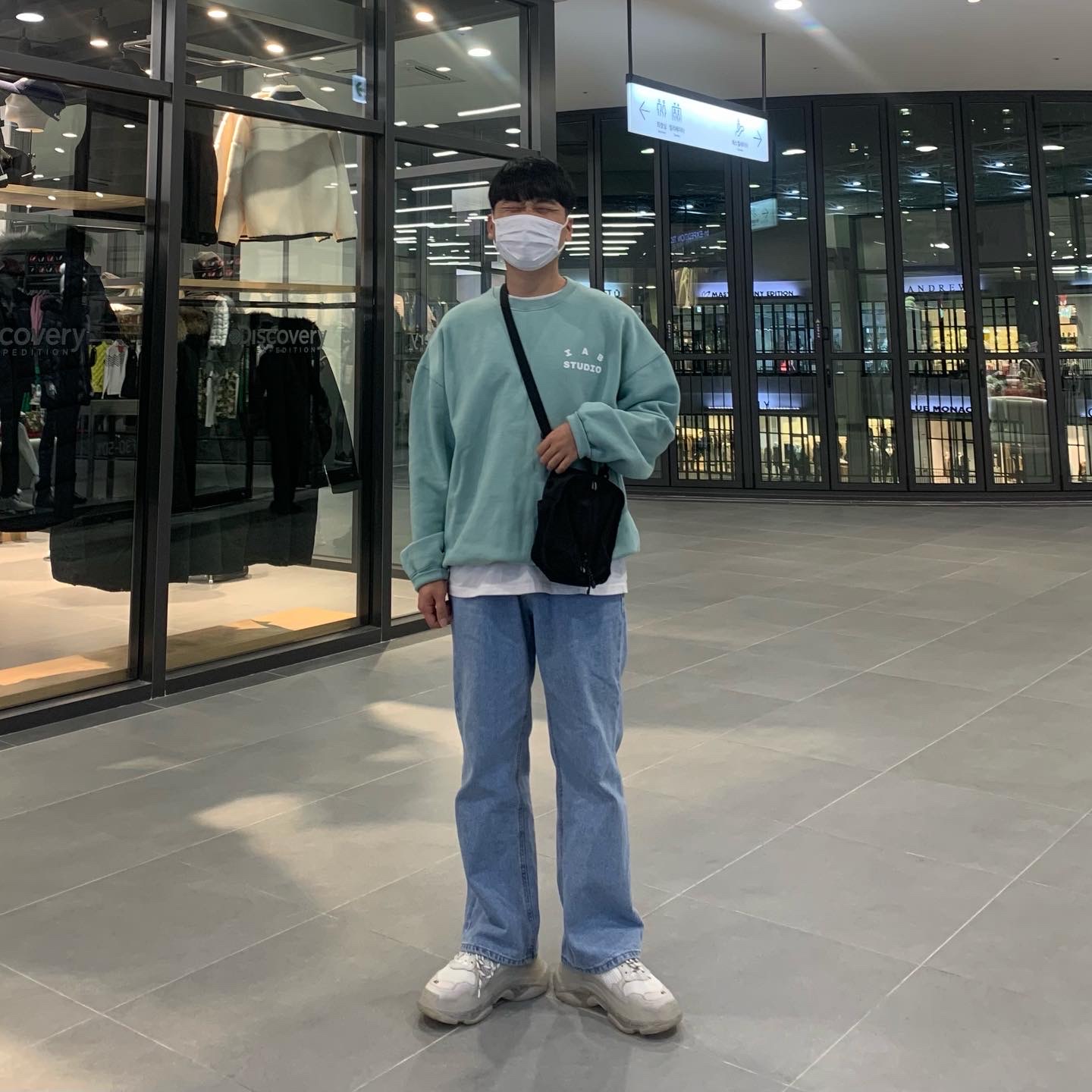 Balenciaga Triple S Clear Sole White 2019 착용 스타일