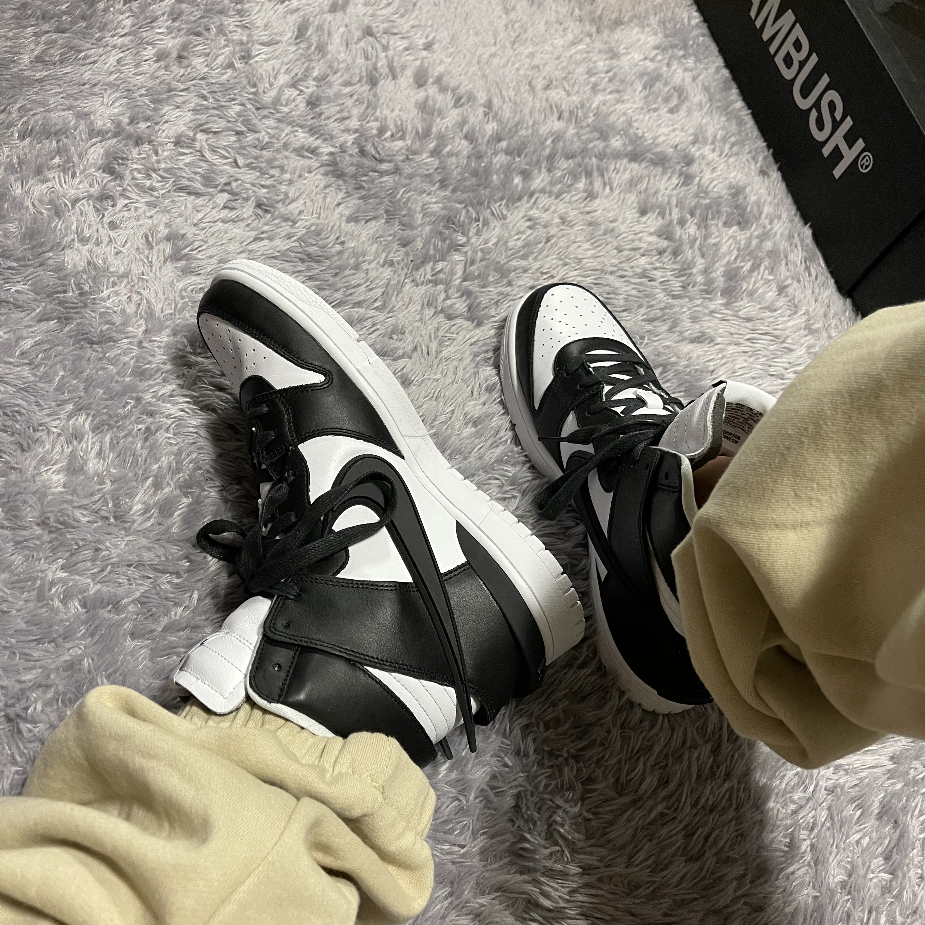 Nike x Ambush Dunk High Black 착용 스타일 - 1