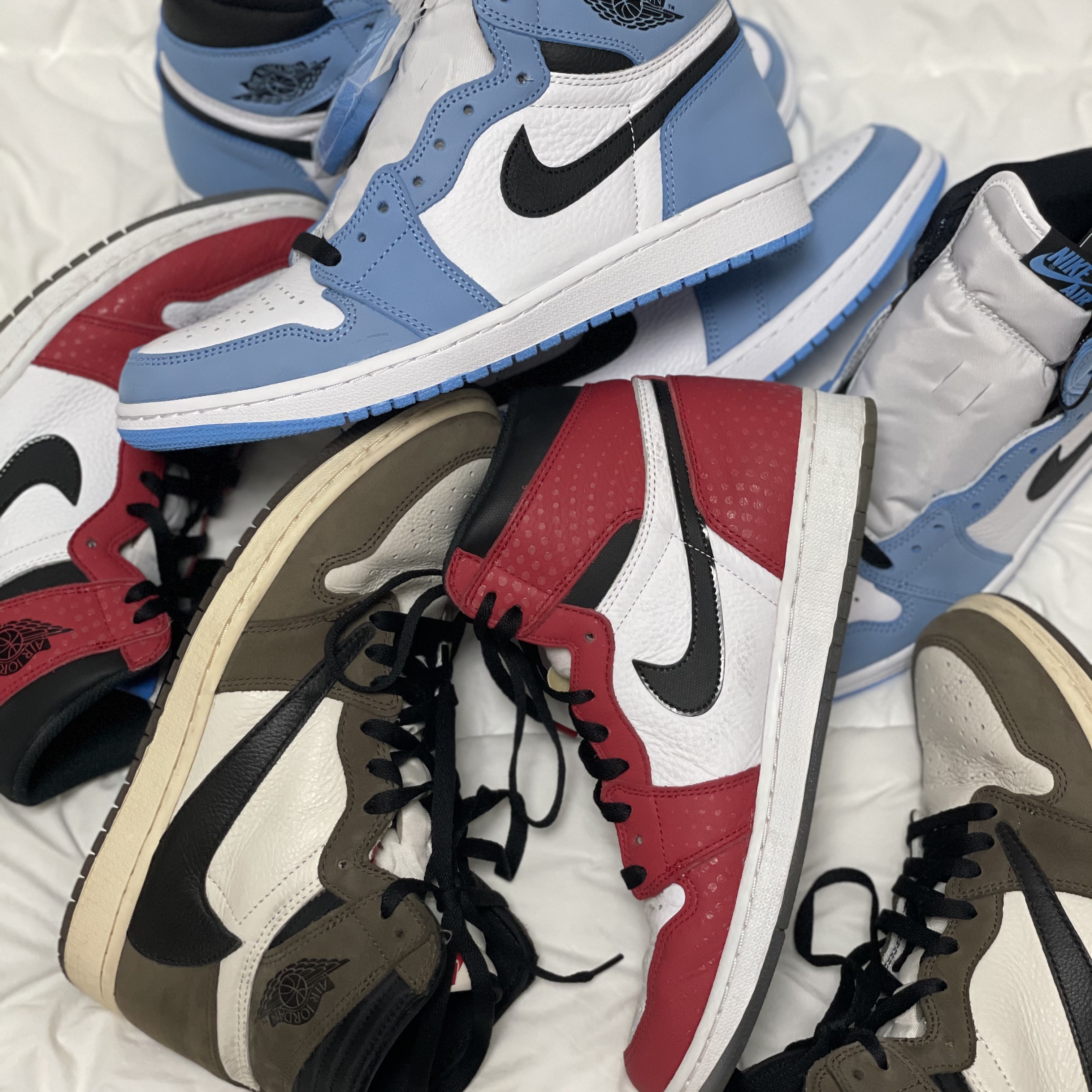 Jordan 1 x Travis Scott Retro High OG SP Mocha, Jordan 1 Retro High Spider-Man Origin Story 착용 스타일