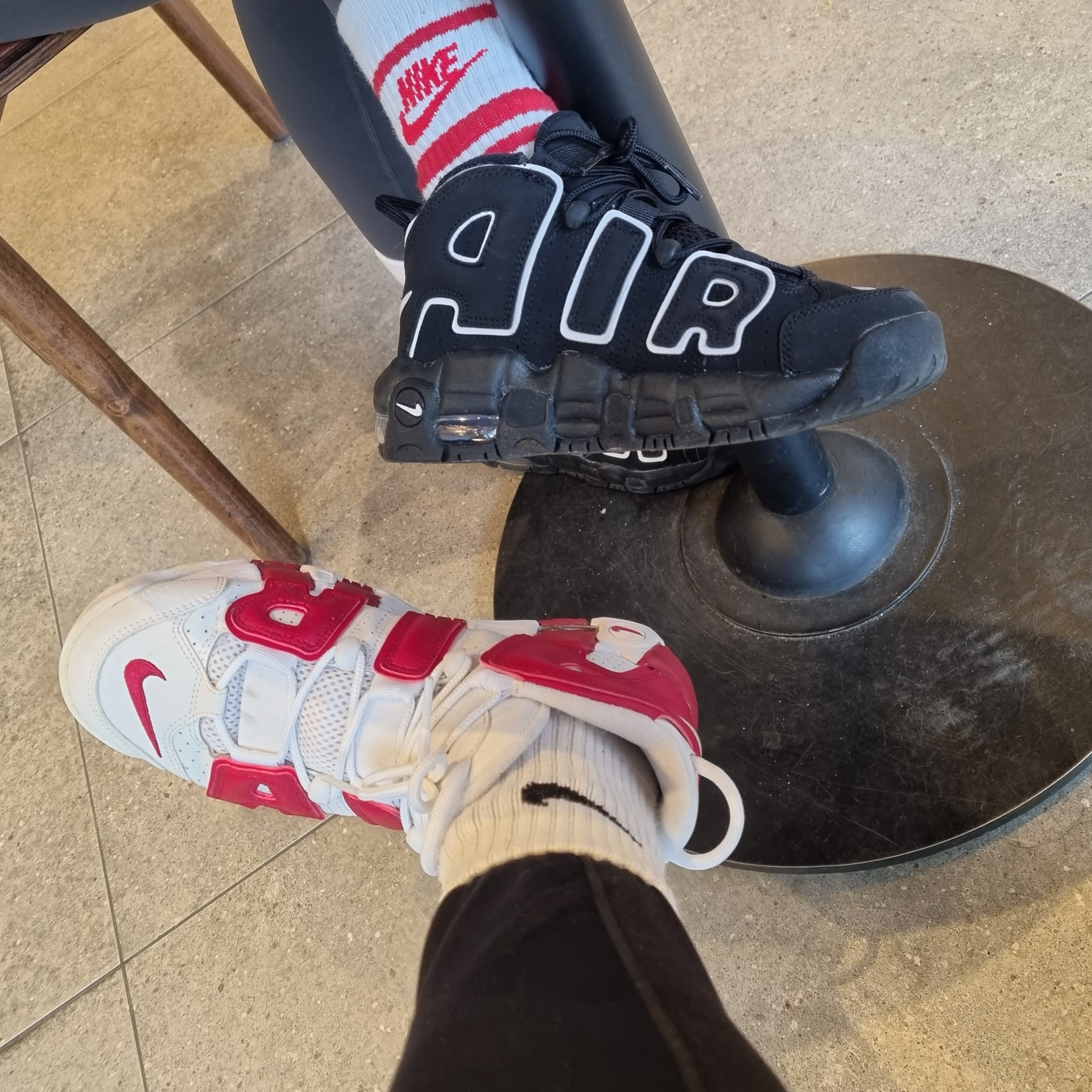 Nike Air More Uptempo Varsity Red, Nike Air More Uptempo Black White 2020 착용 스타일 - 3