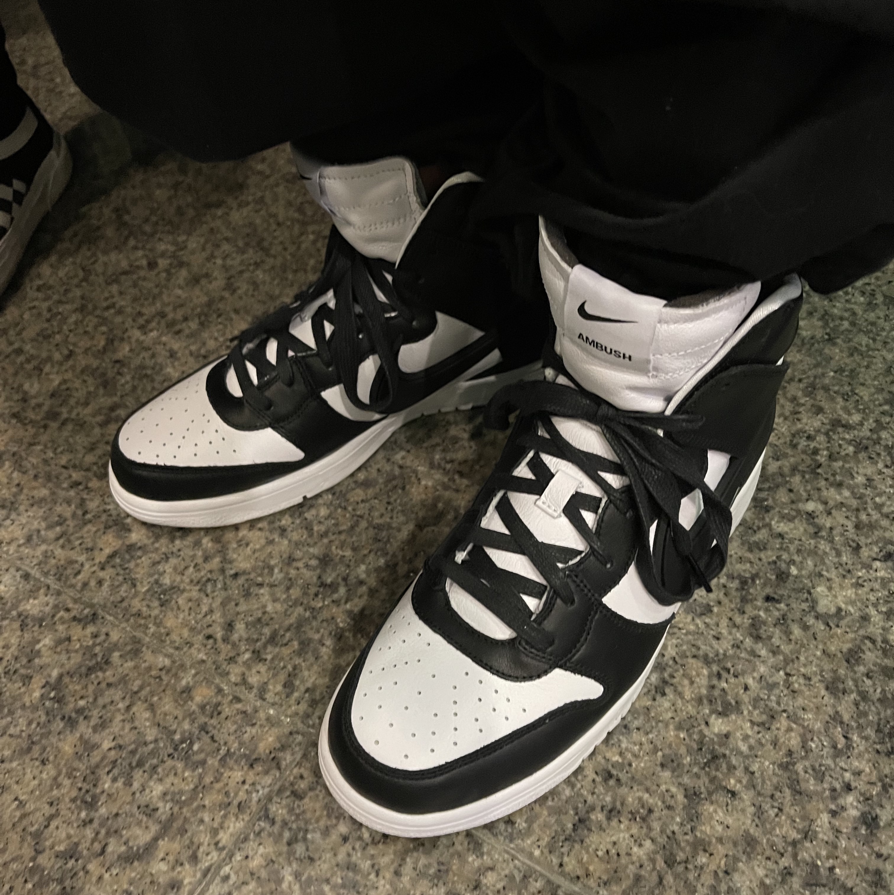 Nike x Ambush Dunk High Black 착용 스타일 - 2
