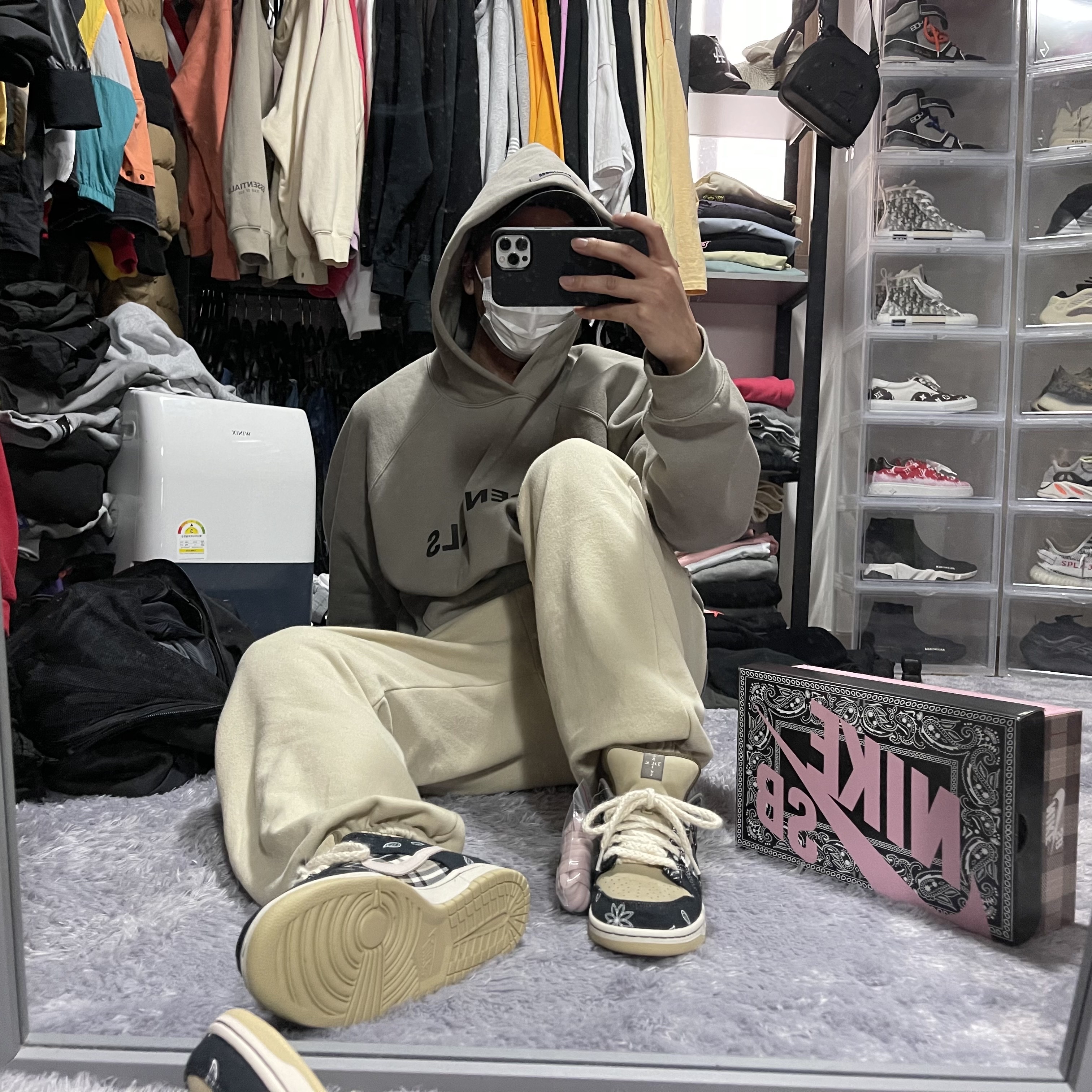 Nike x Travis Scott SB Dunk Low (Special Box) 착용 스타일 - 1