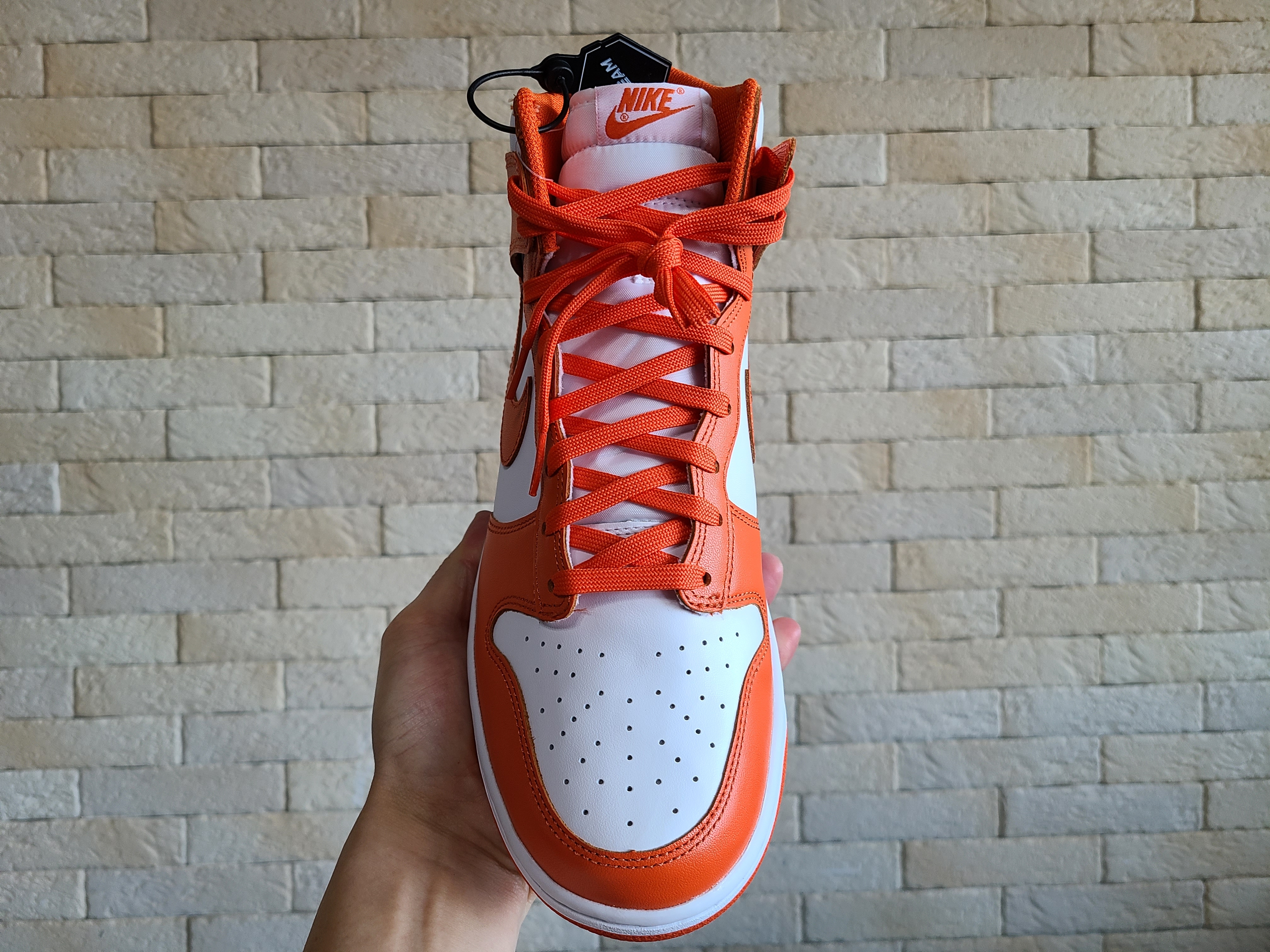 Nike Dunk High Retro Orange Blaze 착용 스타일 - 5