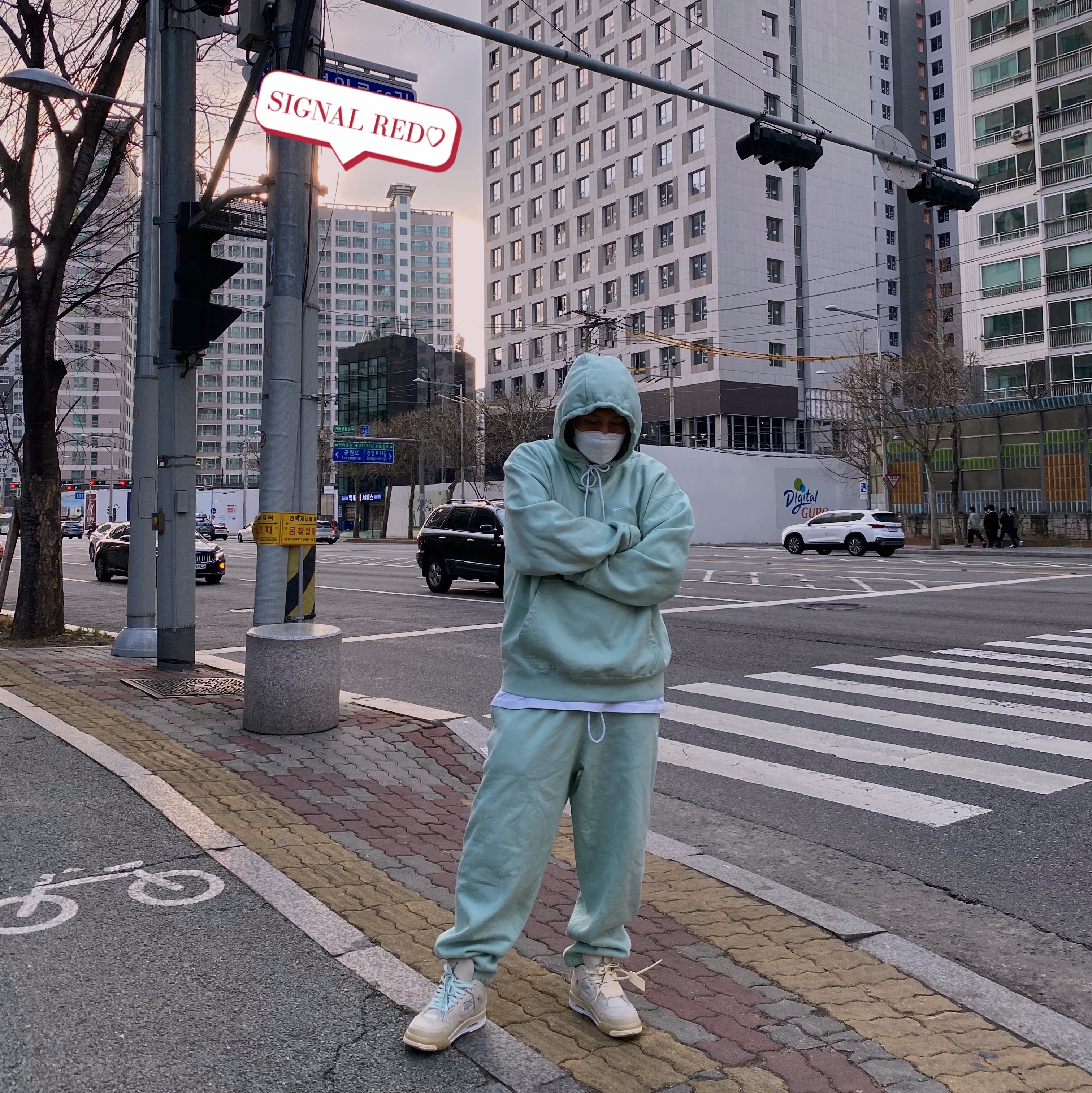 (W) Jordan 4 x Off-White Retro SP Sail 착용 스타일