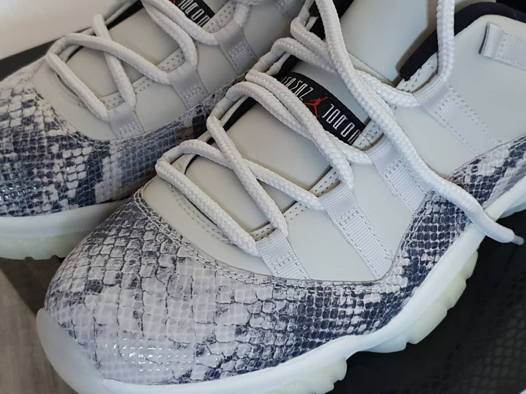 Jordan 11 Retro Low Green Snakeskin, Jordan 11 Retro Low Snake Light Bone 착용 스타일 - 2
