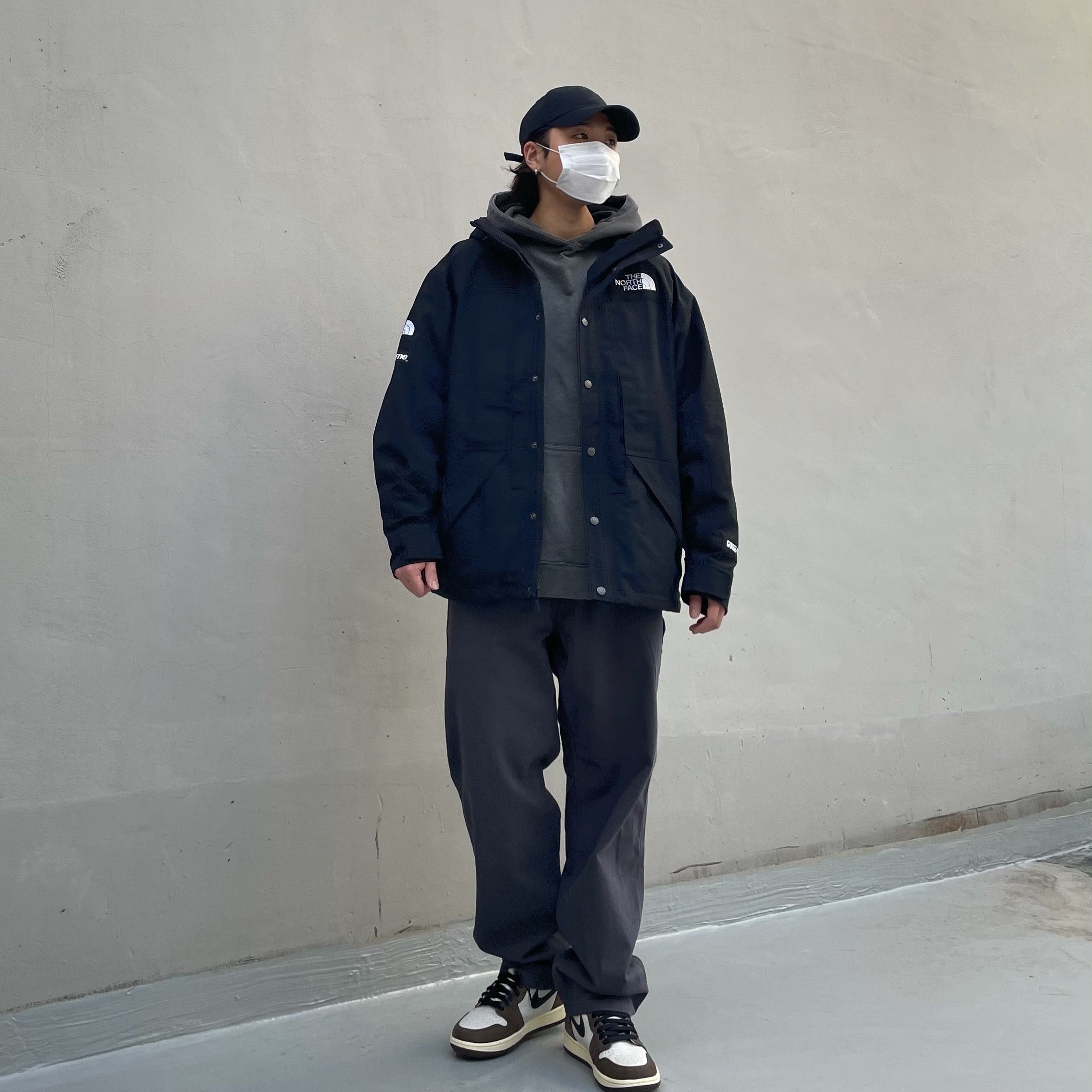 Supreme x The North Face RTG Jacket + Vest Black - 20SS, Jordan 1 x Travis Scott Retro High OG SP Mocha 착용 스타일