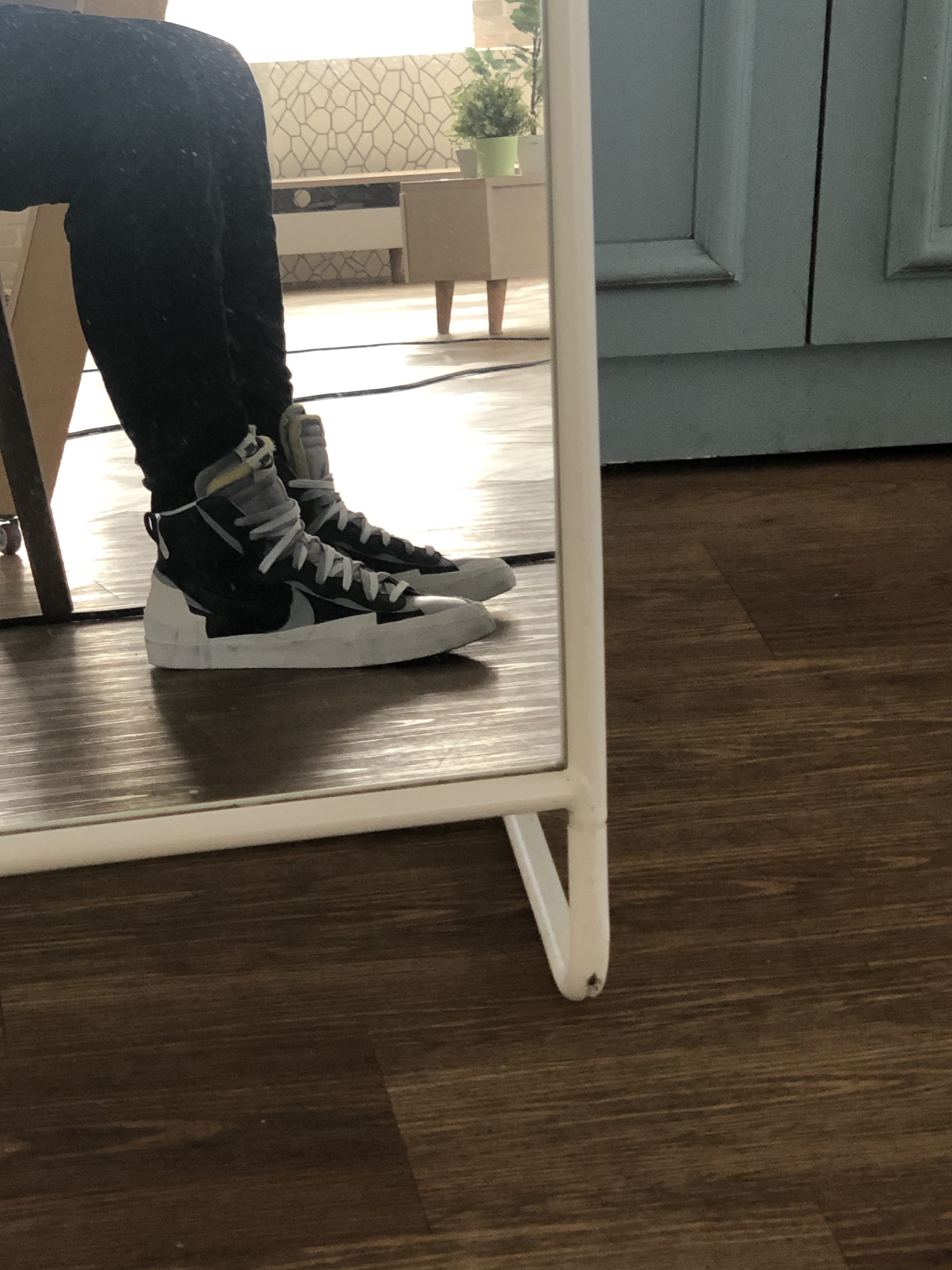 Nike x Sacai Blazer Mid Black Grey 착용 스타일
