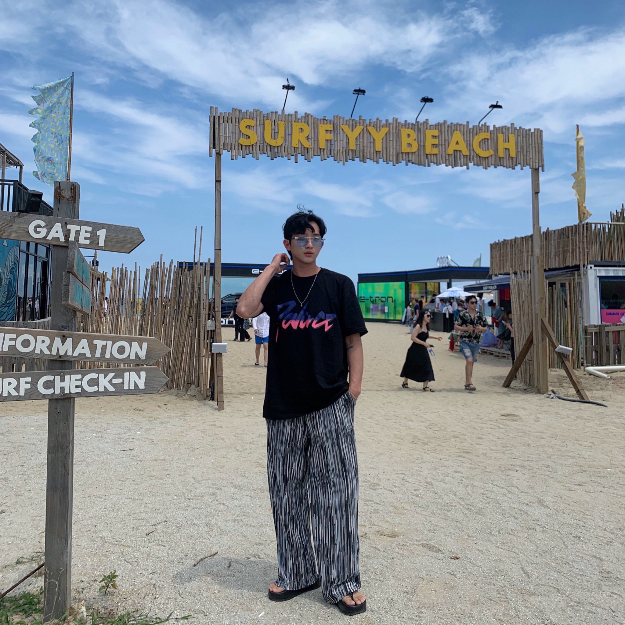 Palace Tri-Ferg Colour Blur T-Shirt Black - 20FW 착용 스타일