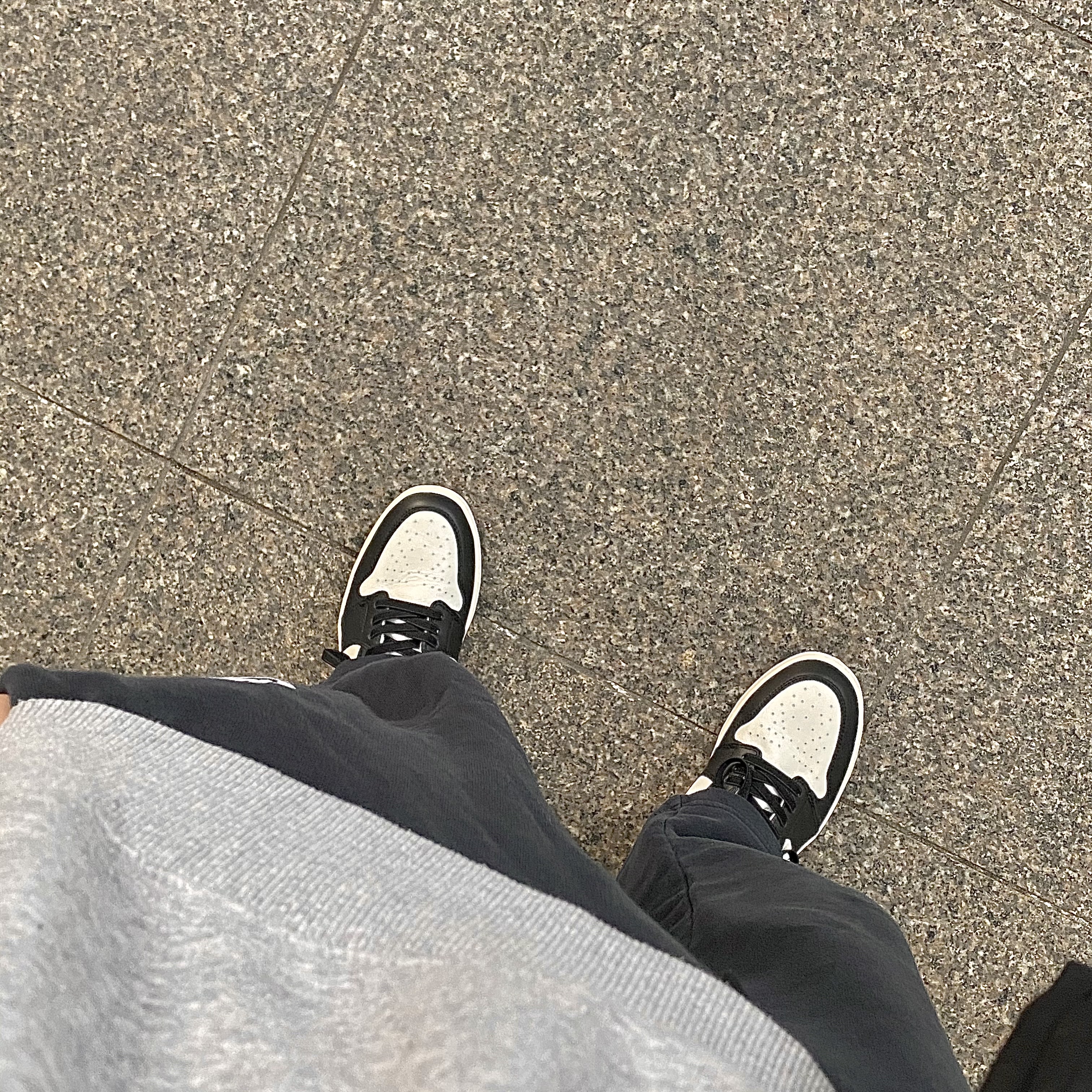 Jordan 1 Retro High OG Black Mocha 착용 스타일