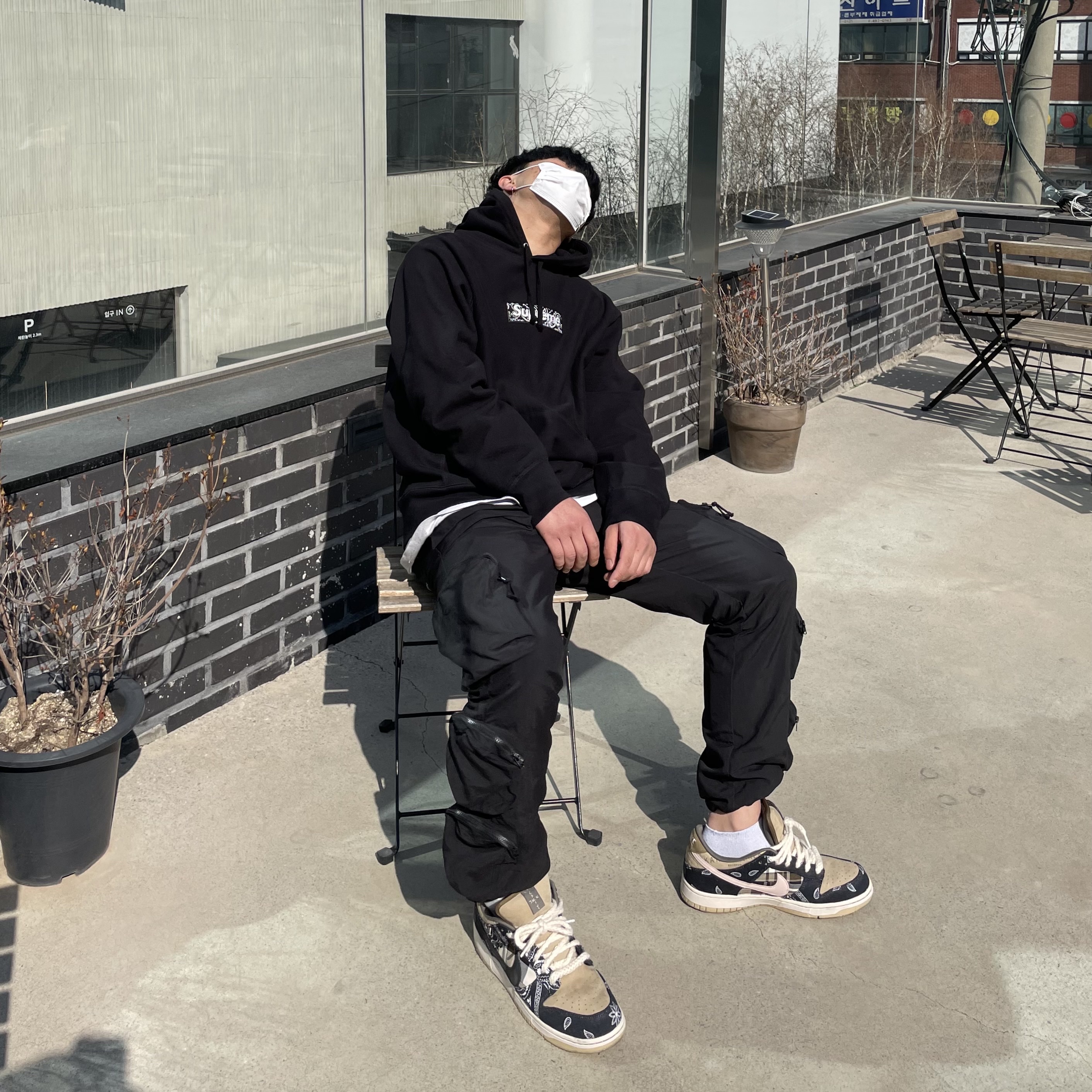 Nike x Travis Scott SB Dunk Low, Supreme Bandana Box Logo Hooded Sweatshirt Black - 19FW 착용 스타일