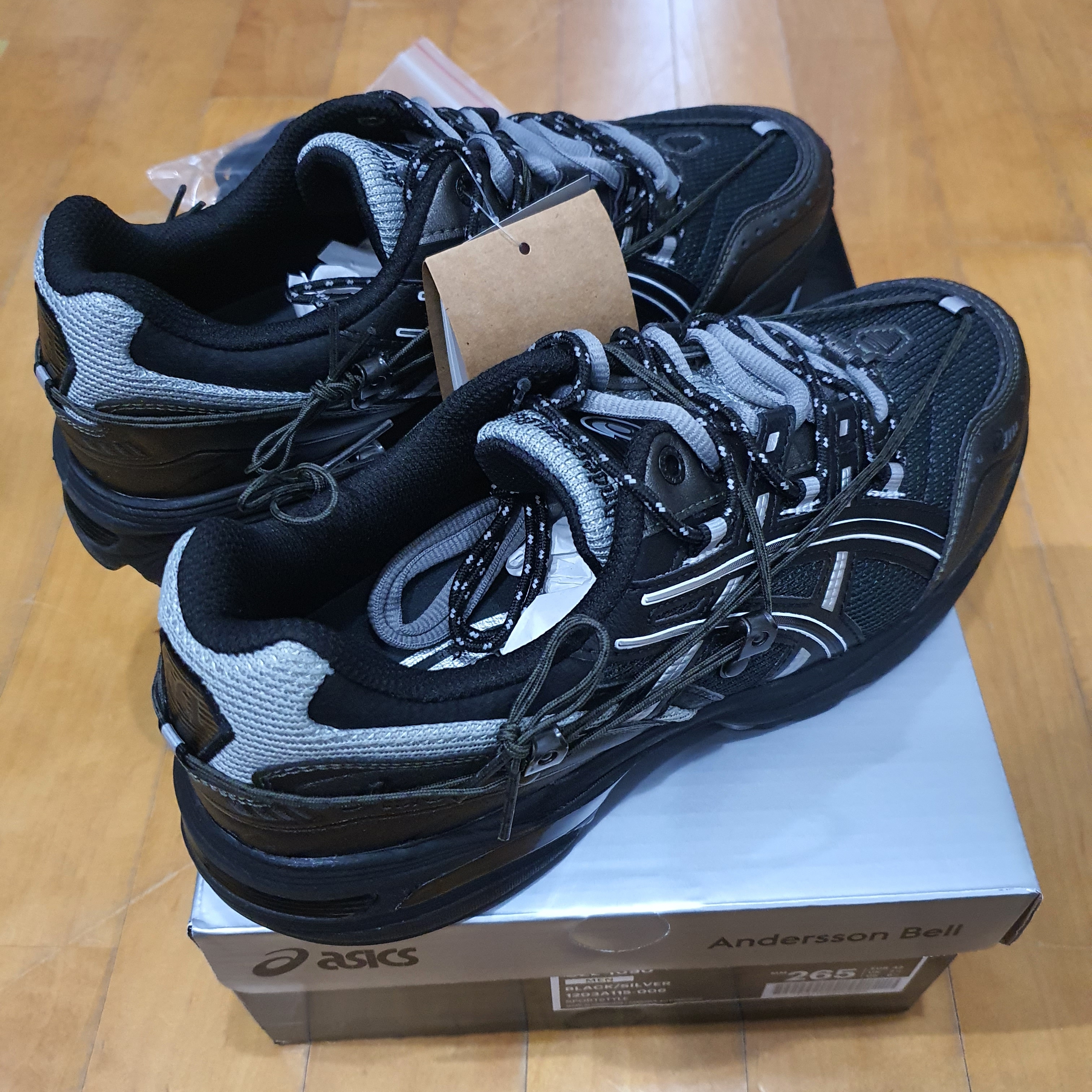 Asics x Andersson Bell Gel-1090 Black Silver 착용 스타일 - 3