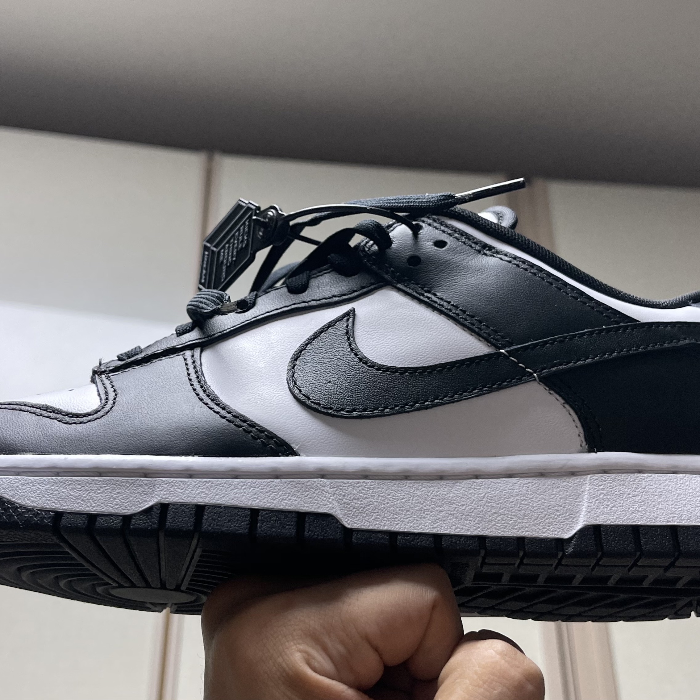 Nike Dunk Low Retro Black 착용 스타일