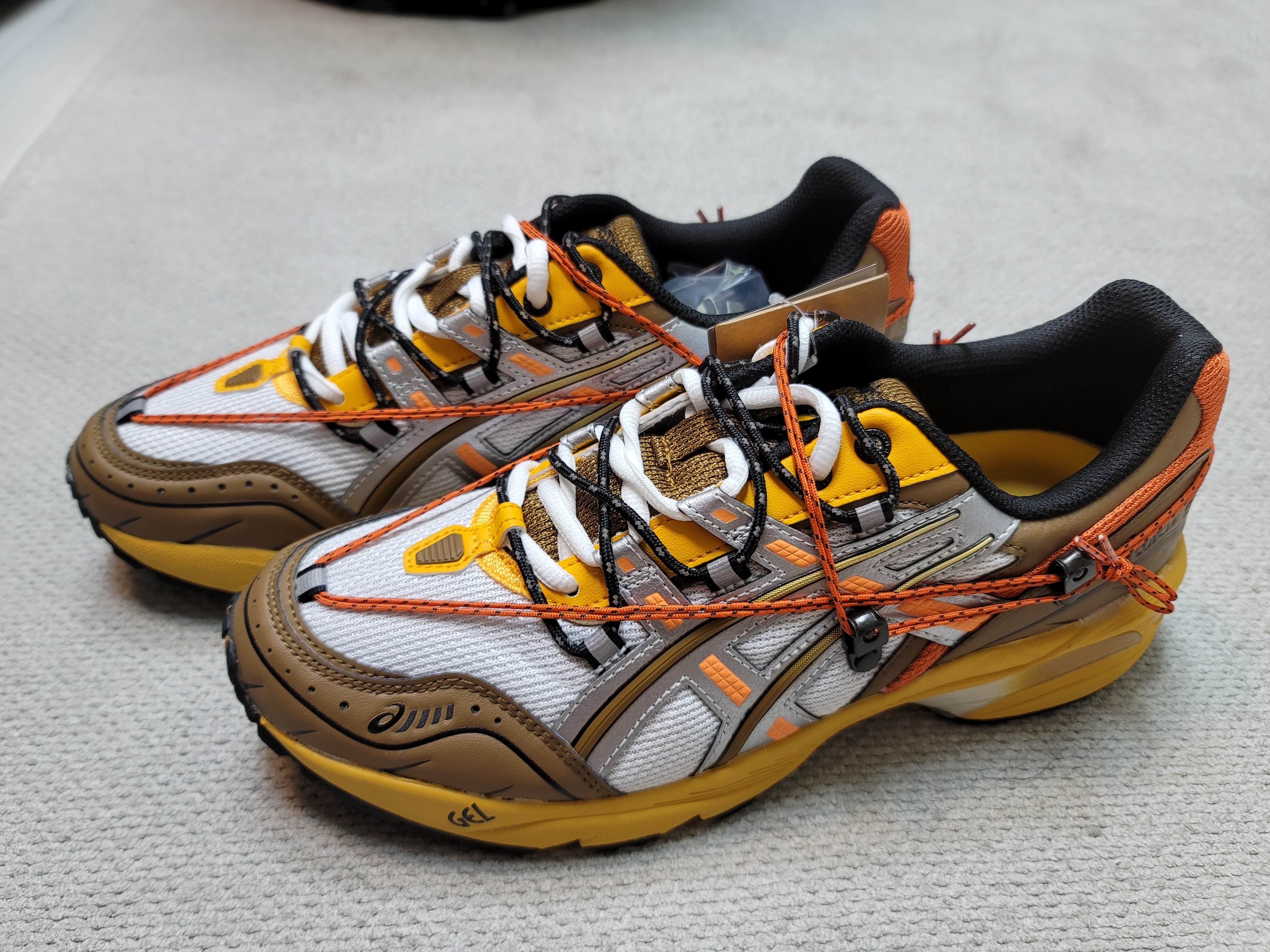 Asics x Andersson Bell Gel-1090 White Orange 착용 스타일 - 1