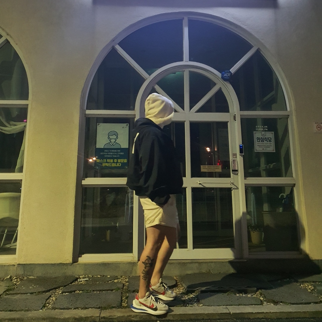 Nike x Sacai VaporWaffle Royal Fuchsia, Nike x Fear of God Basketball Shorts String 착용 스타일 - 3