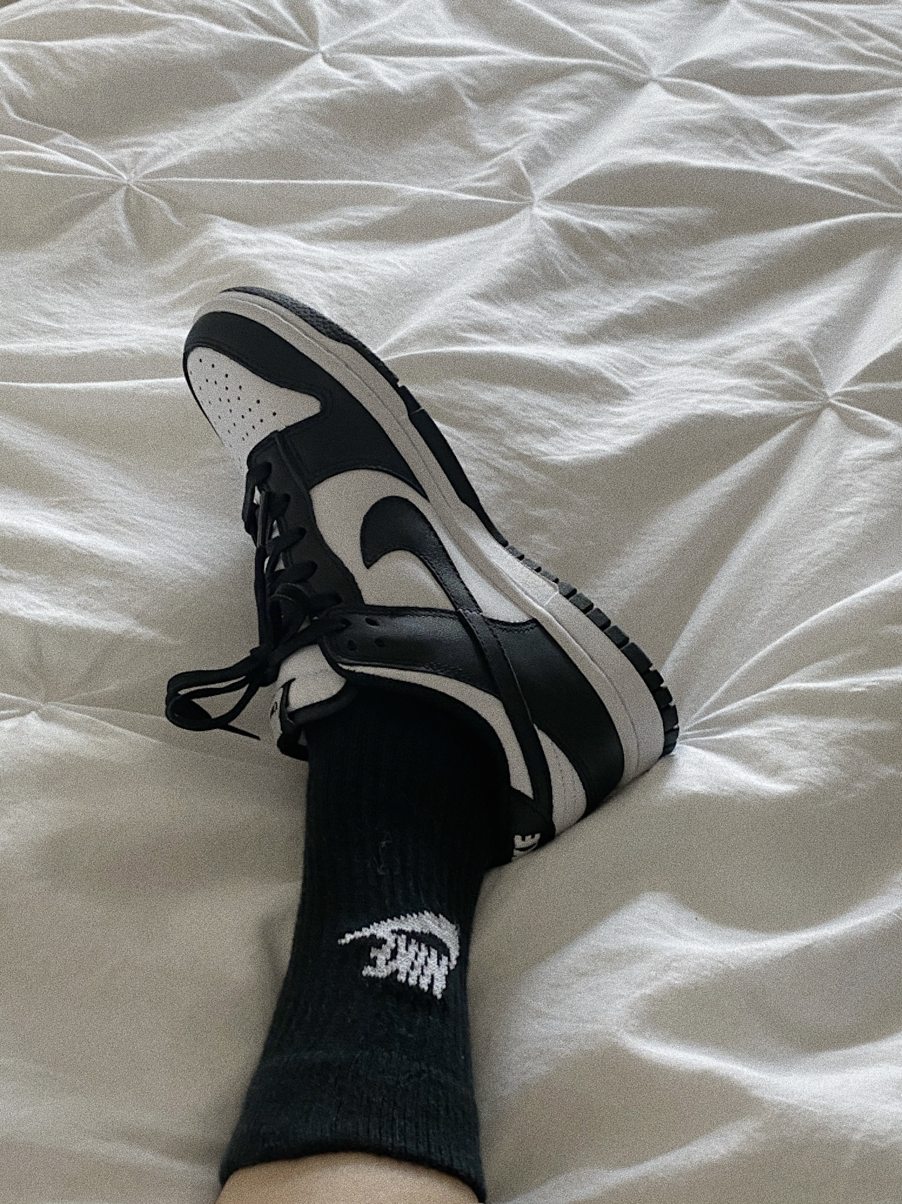 (W) Nike Dunk Low Black 착용 스타일 - 2