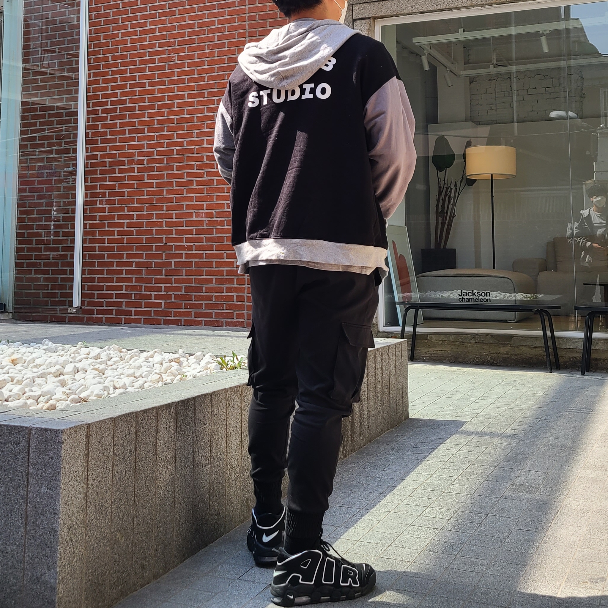 Nike Air More Uptempo Black White 2020, IAB Studio x Niniz Zip-up Hoodie 착용 스타일