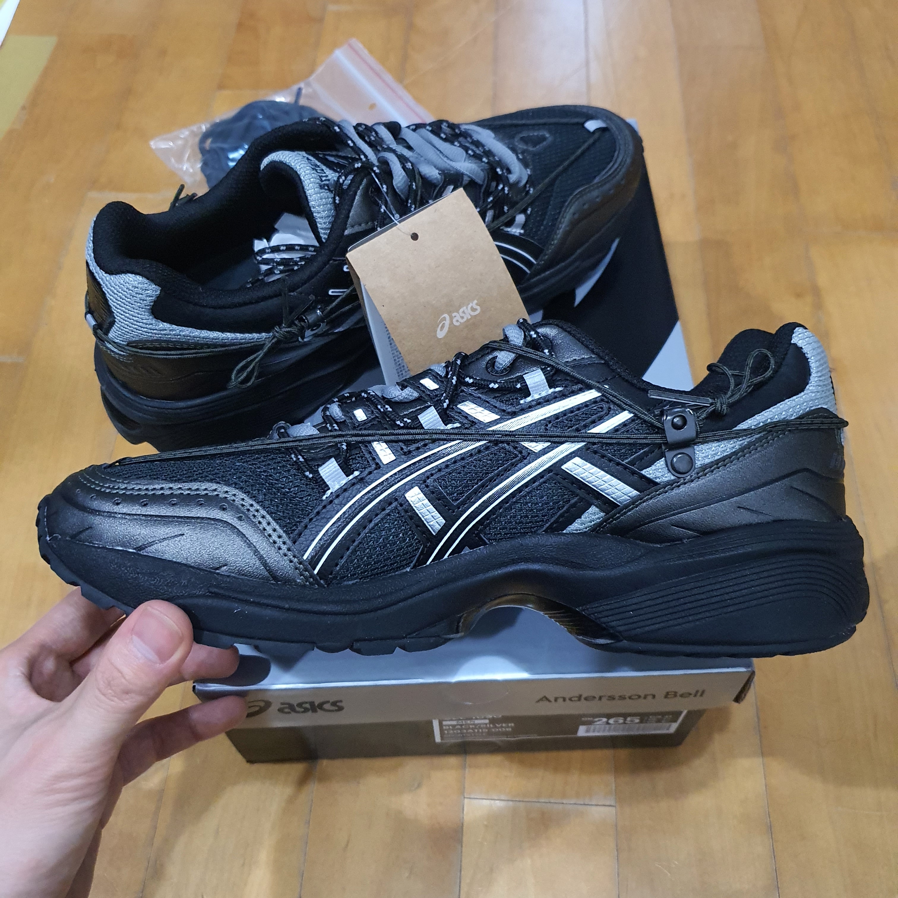 Asics x Andersson Bell Gel-1090 Black Silver 착용 스타일 - 5