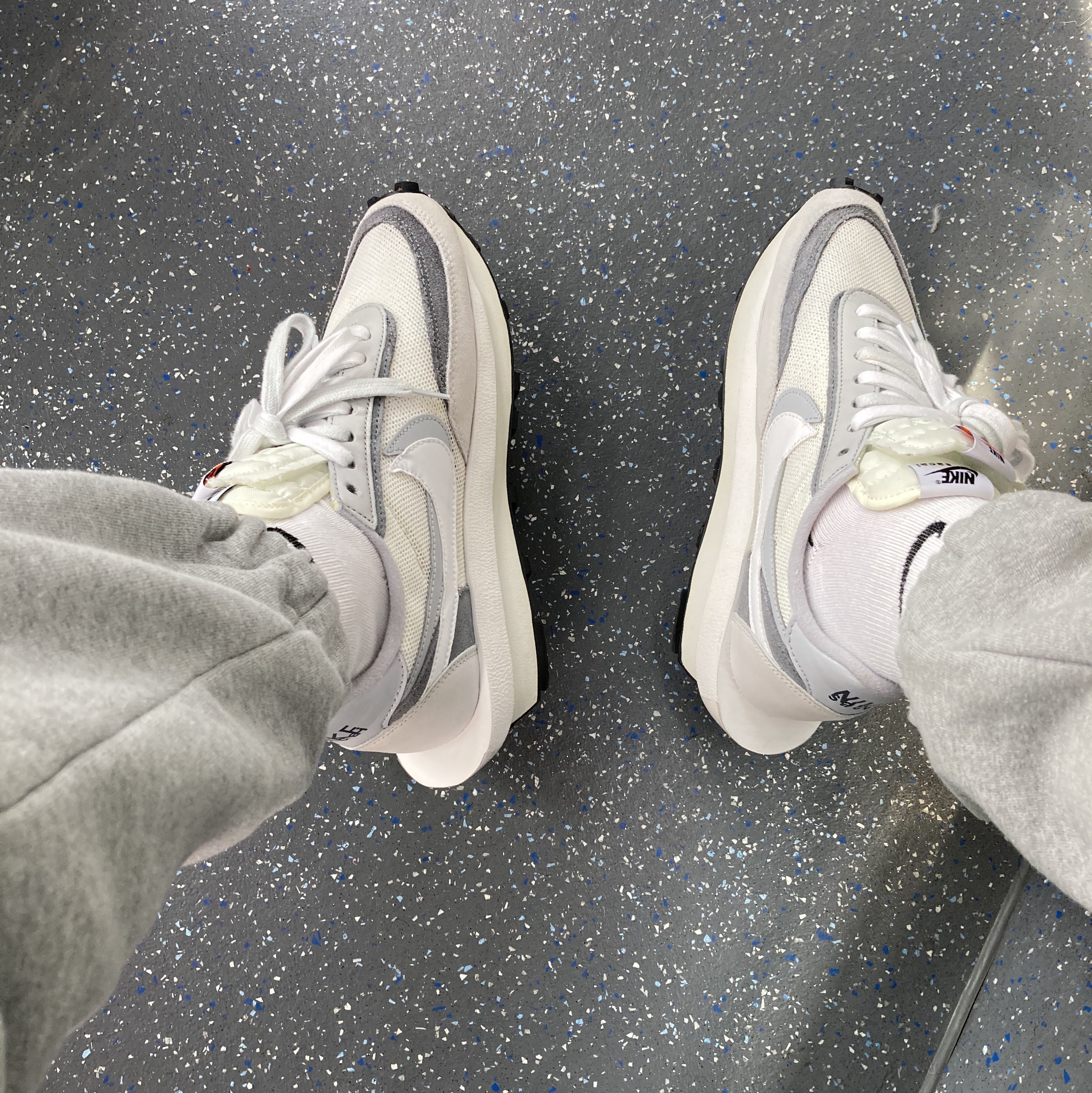 Nike x Sacai LDWaffle Summit White 착용 스타일