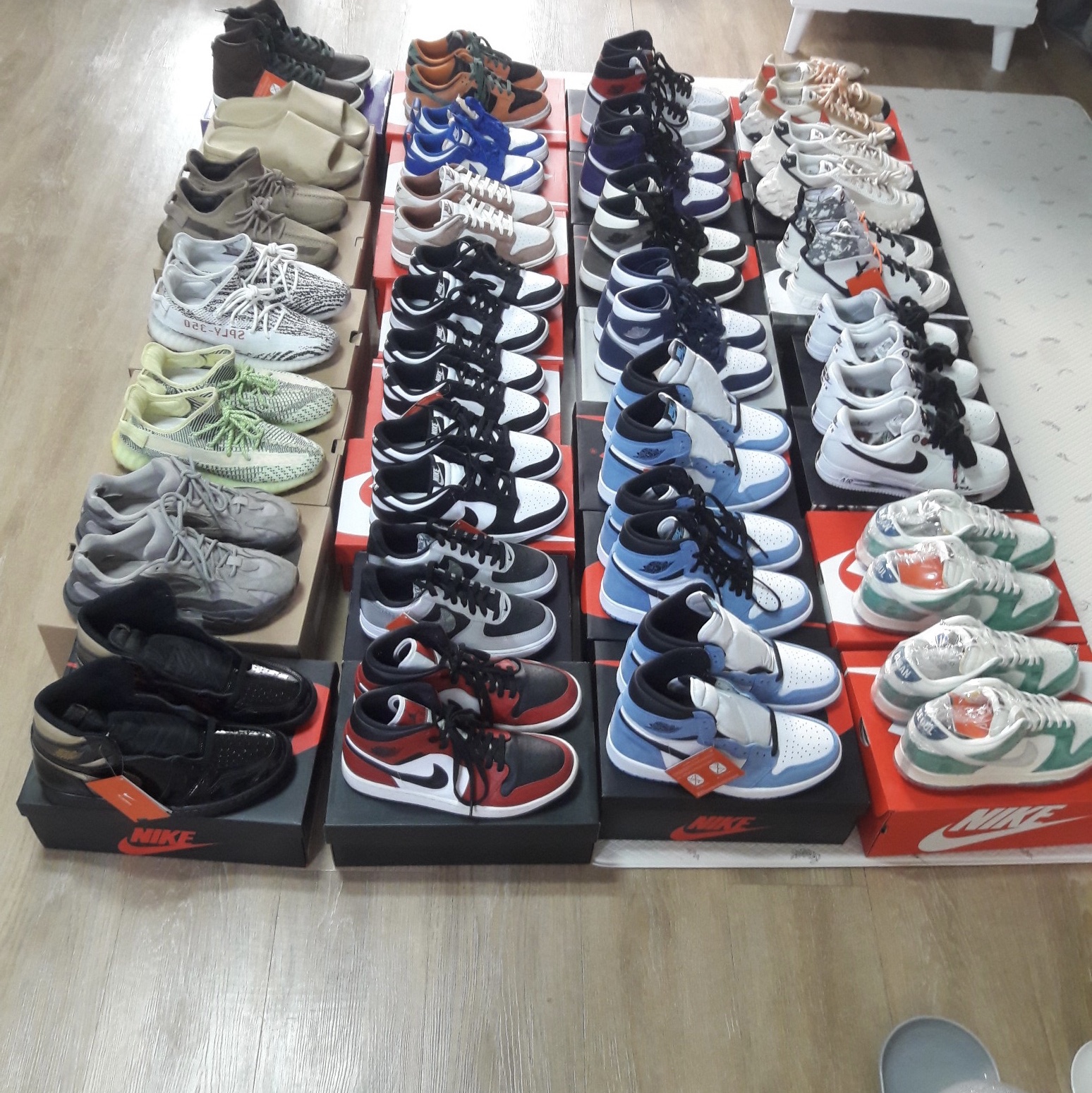 Nike x Kasina Dunk Low Road Sign - Kasina Exclusive, Nike x Peaceminusone Air Force 1 Low Para-Noise 2.0 착용 스타일 - 2