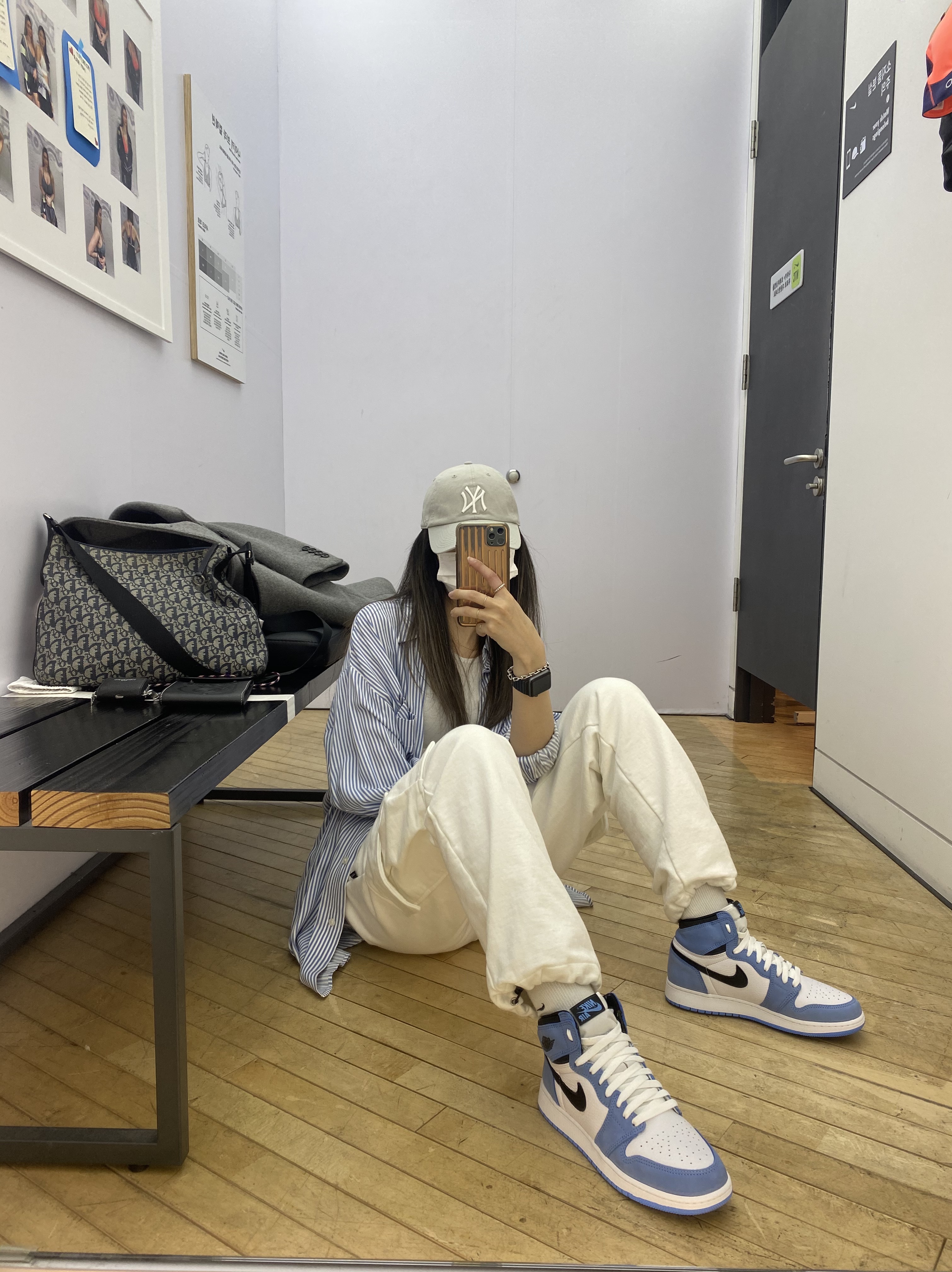 (GS) Jordan 1 Retro High OG University Blue 착용 스타일 - 2