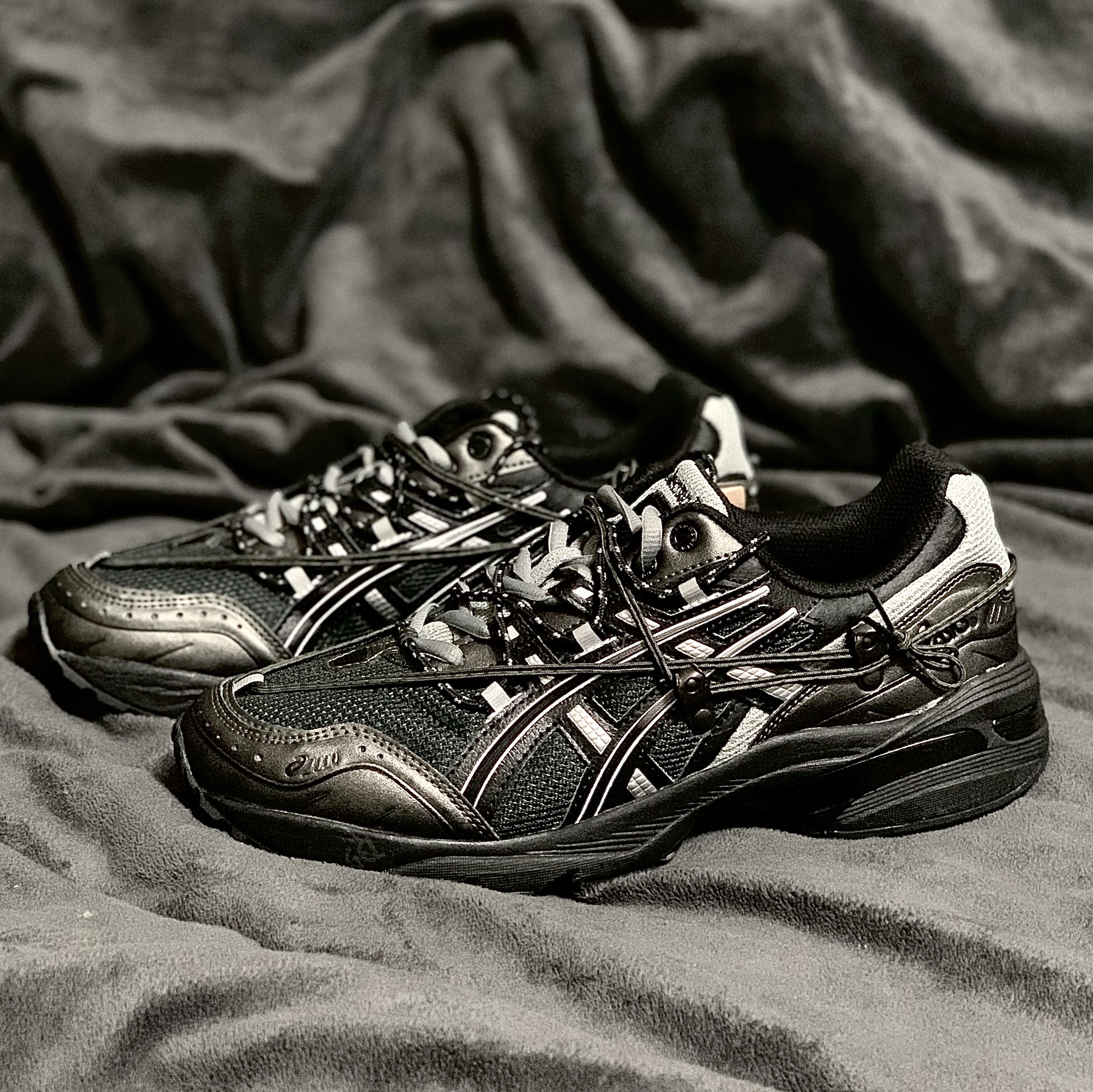 Asics x Andersson Bell Gel-1090 Black Silver 착용 스타일 - 2