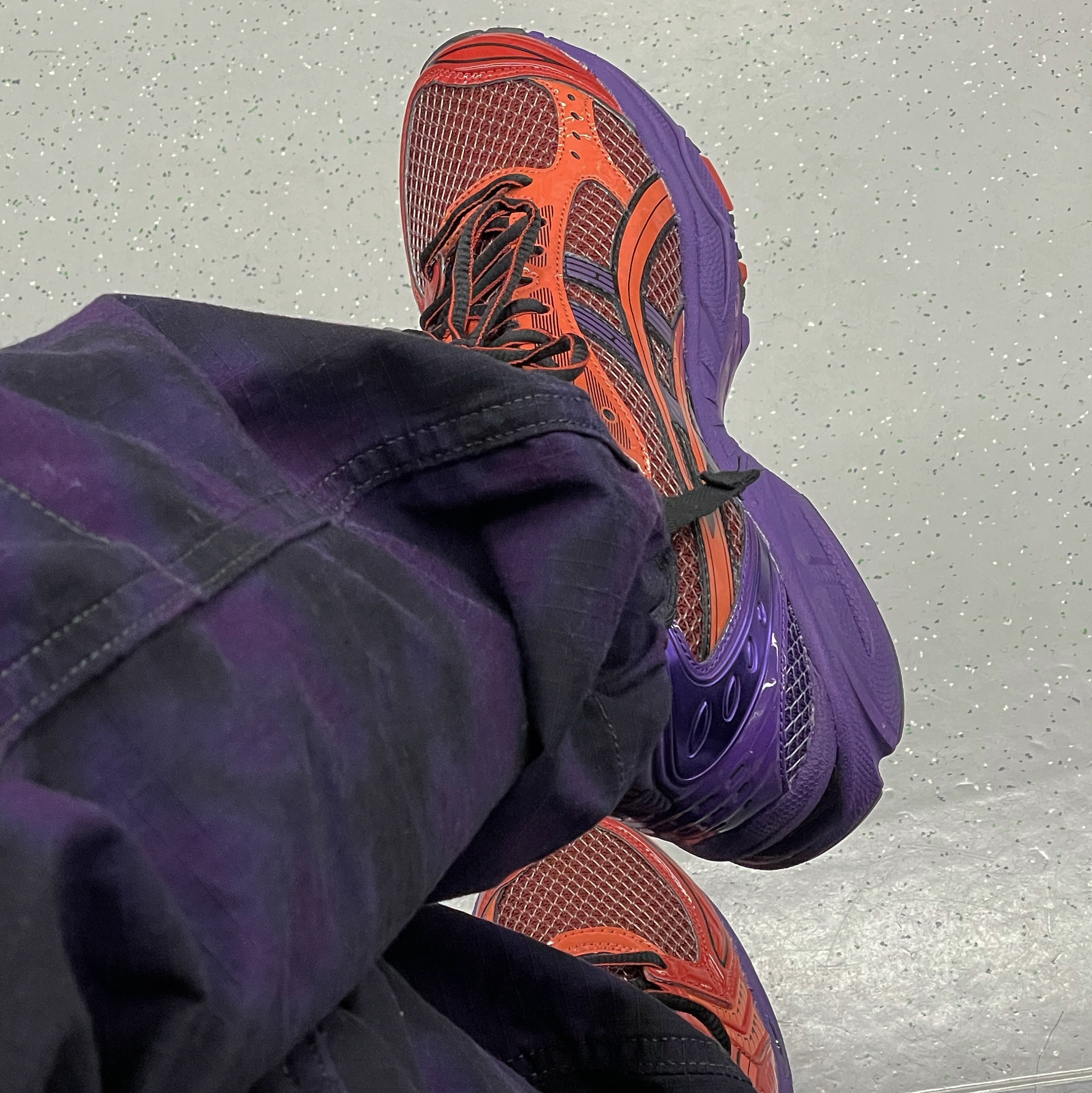 Asics UB1-S Gel-Kayano 14 Classic Red 착용 스타일 - 2