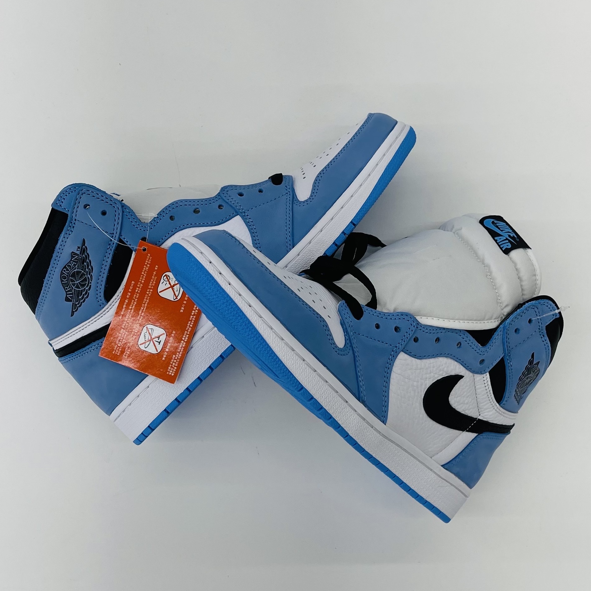 Jordan 1 Retro High OG University Blue 착용 스타일