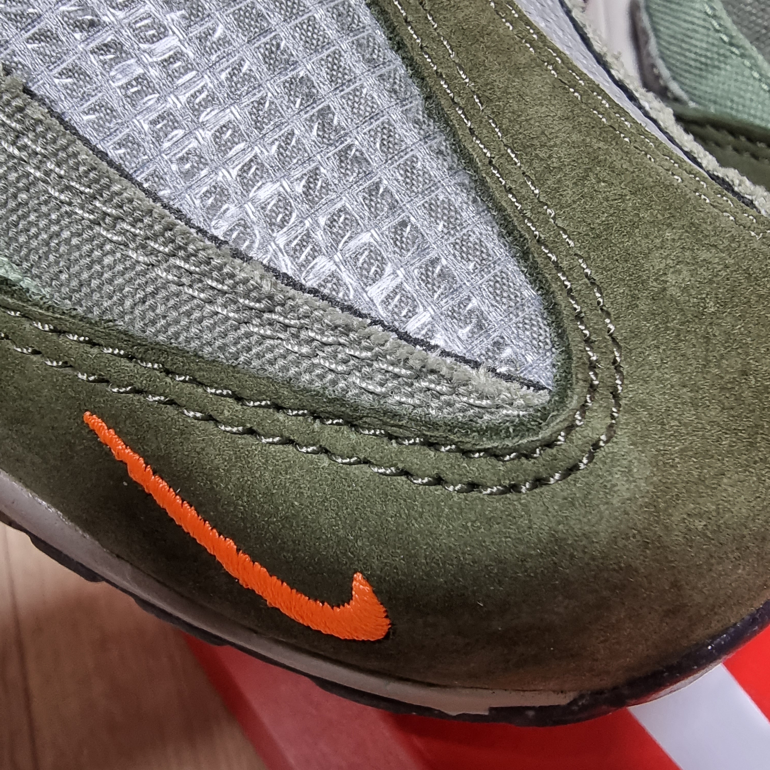 Nike Air Max 95 SE Medium Olive 착용 스타일 - 5