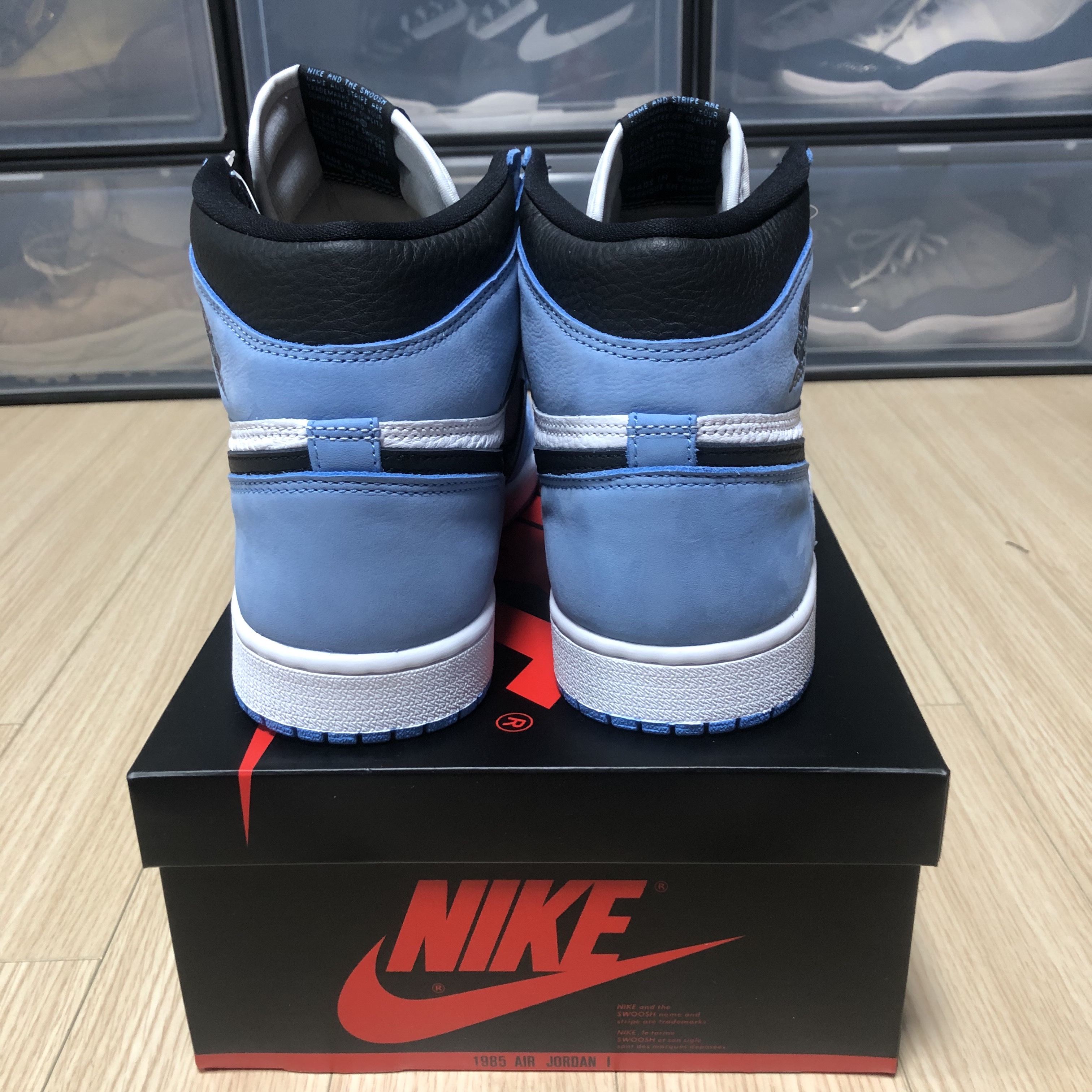 Jordan 1 Retro High OG University Blue 착용 스타일 - 3