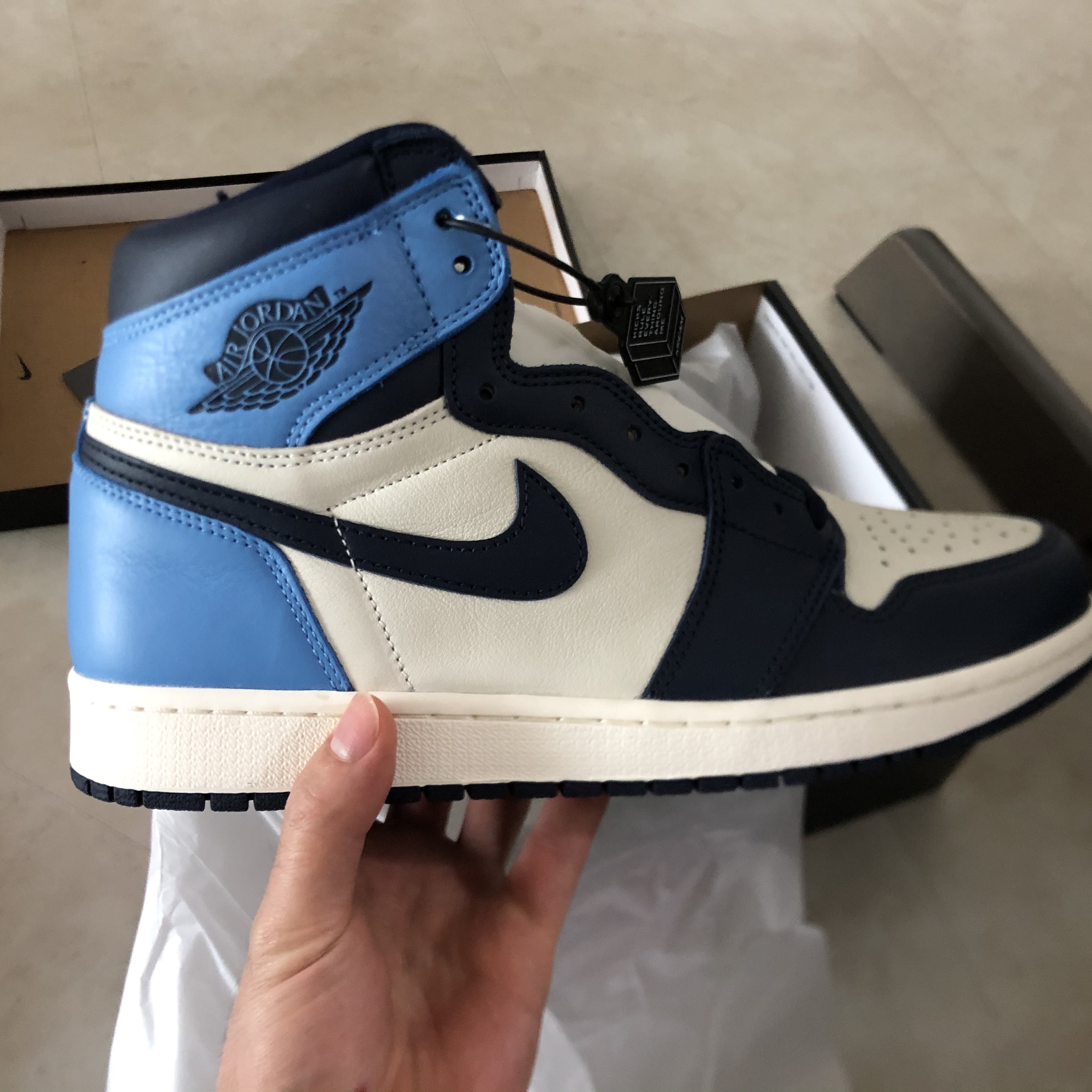 Jordan 1 Retro High Obsidian UNC 착용 스타일