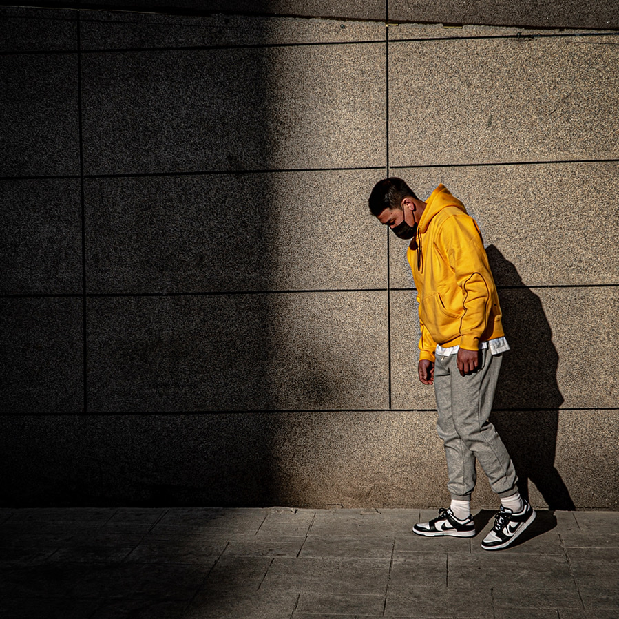 Nike Dunk Low Retro Black, Nike x Drake Nocta Essential Hoodie University Gold - US/EU 착용 스타일