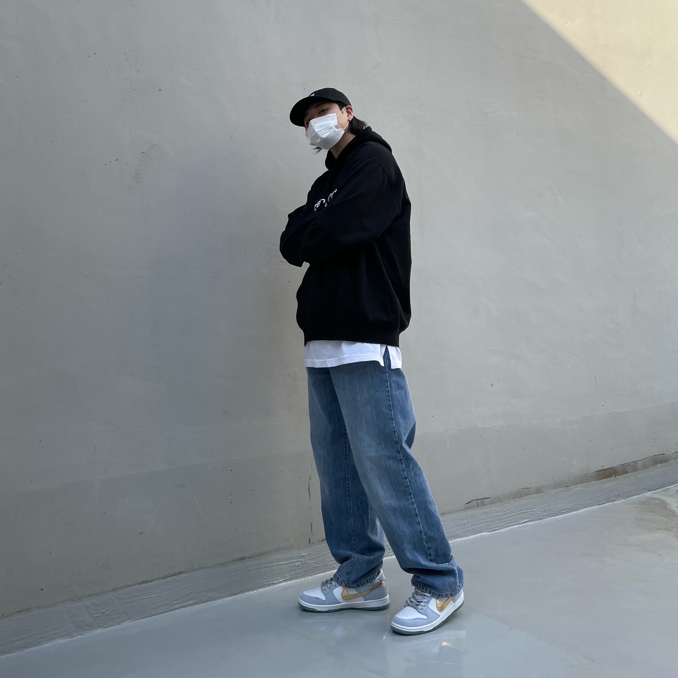 Nike x Sean Cliver SB Dunk Low Holiday Special 착용 스타일