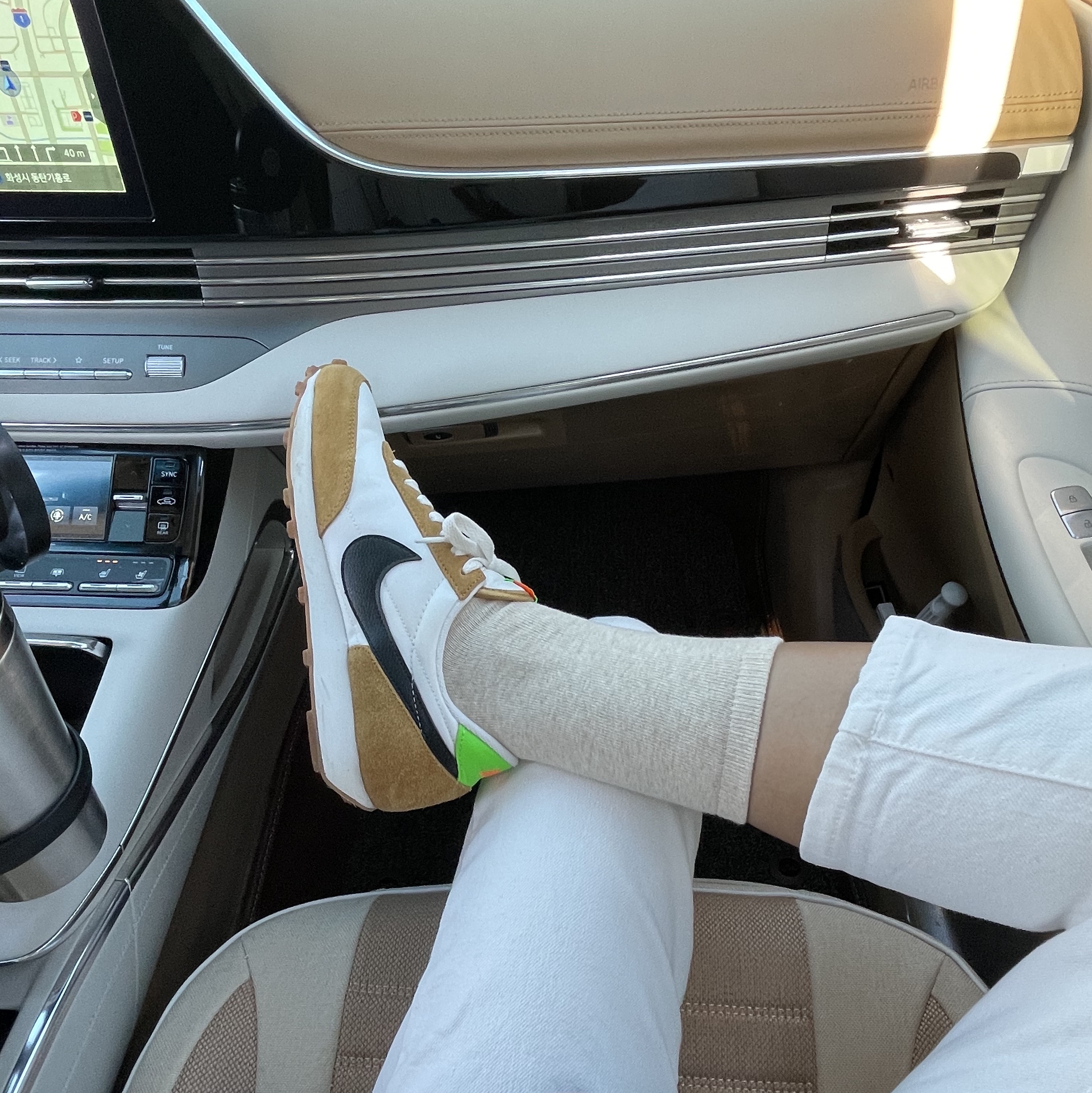 (W) Nike Daybreak Wheat 착용 스타일