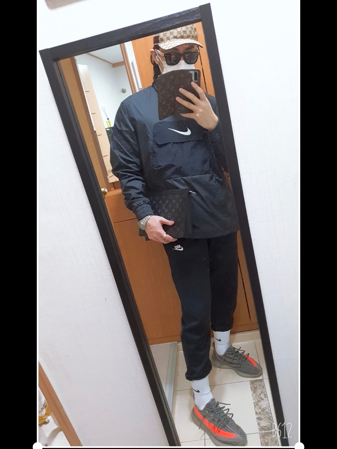 Adidas Yeezy Boost 350 V2 Beluga 착용 스타일