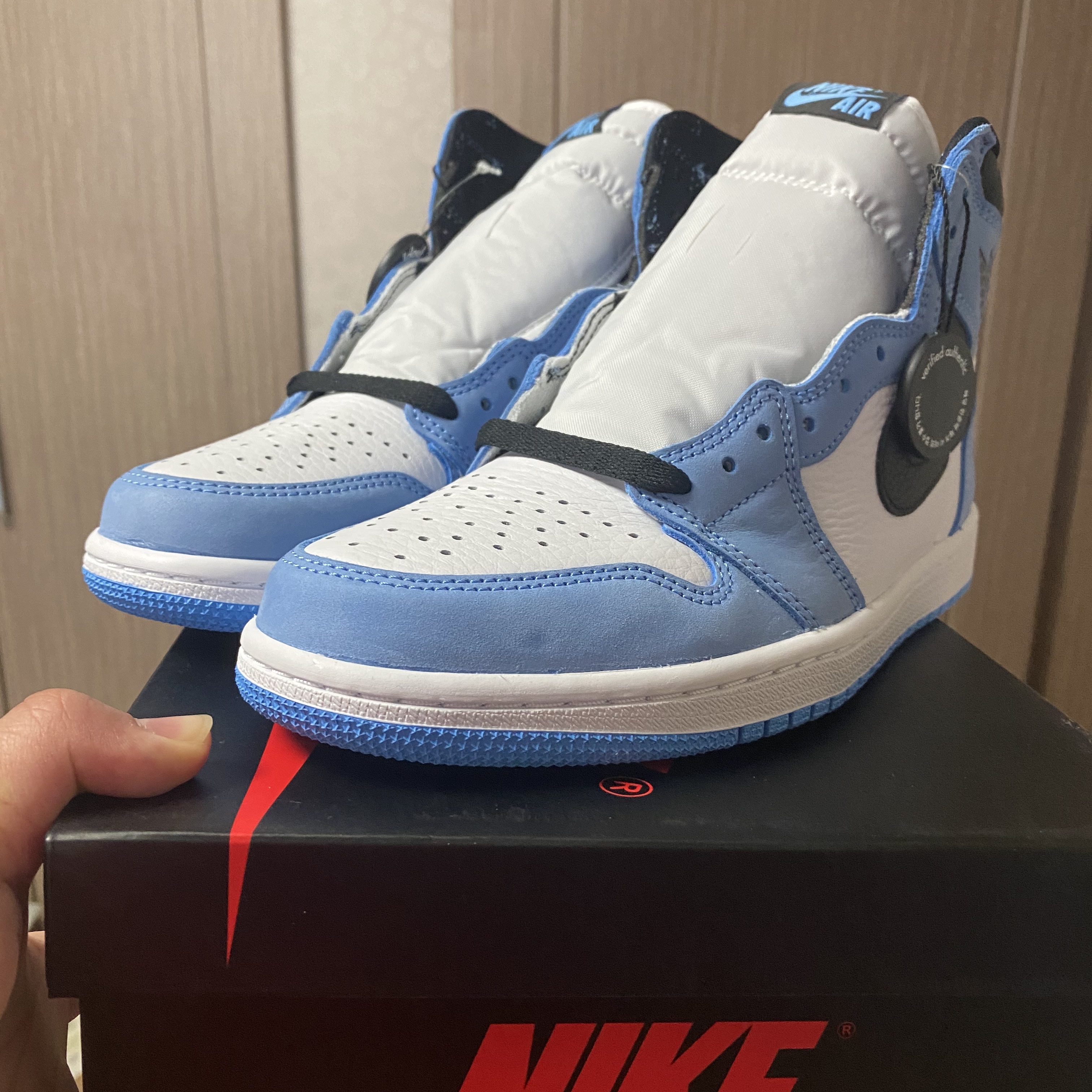 Jordan 1 Retro High OG University Blue 착용 스타일