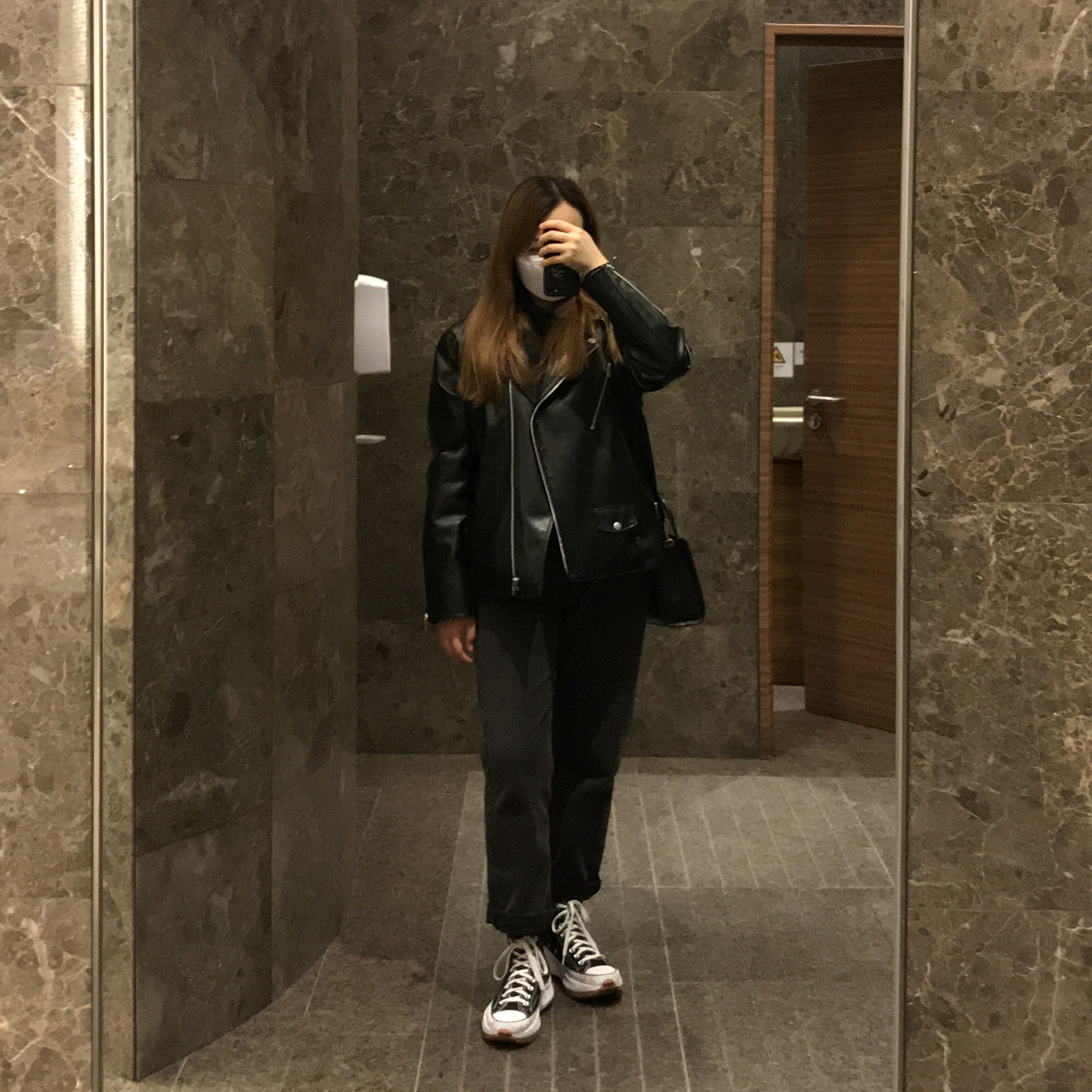 Converse Run Star Hike Hi Black White Gum 착용 스타일