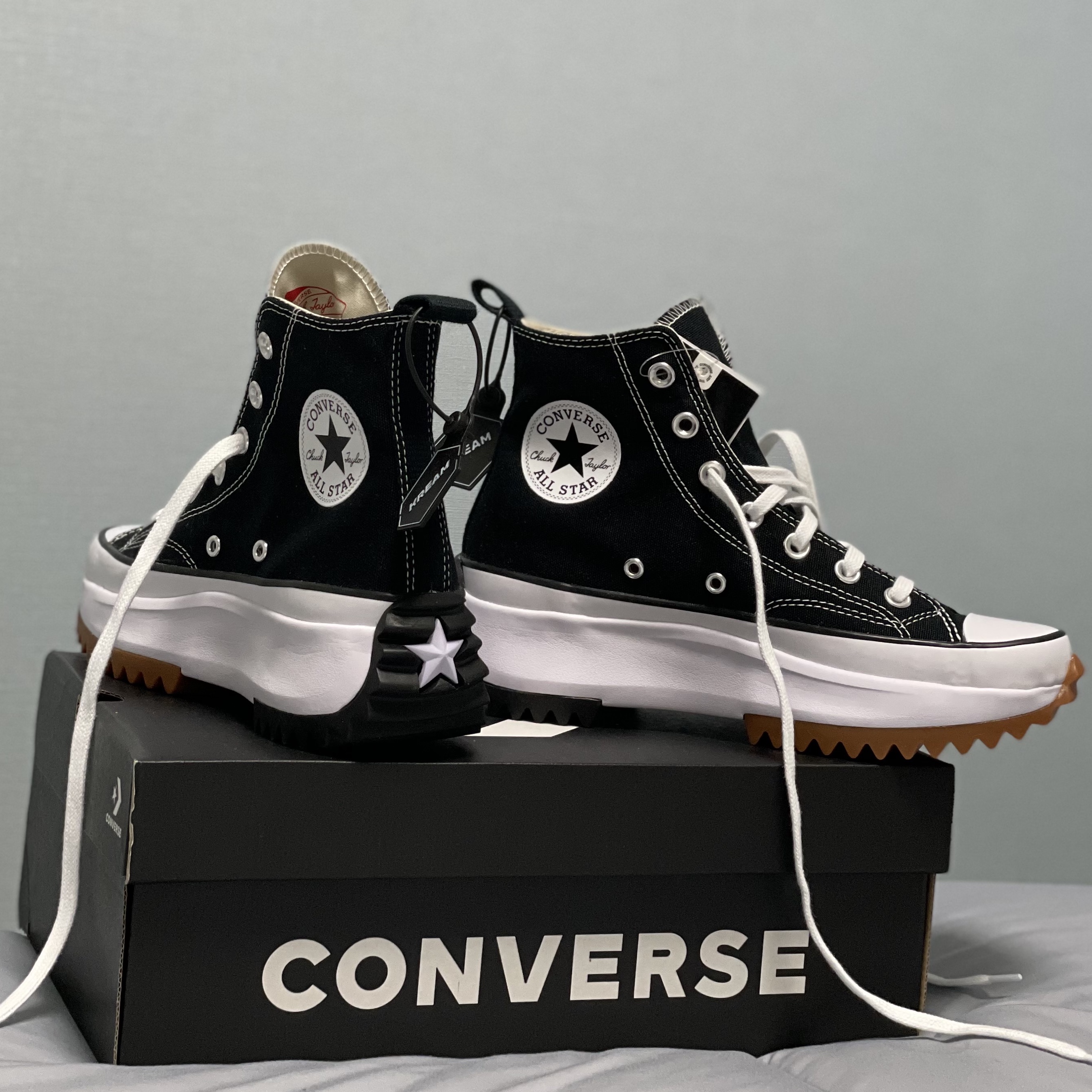 Converse Run Star Hike Hi Black White Gum 착용 스타일