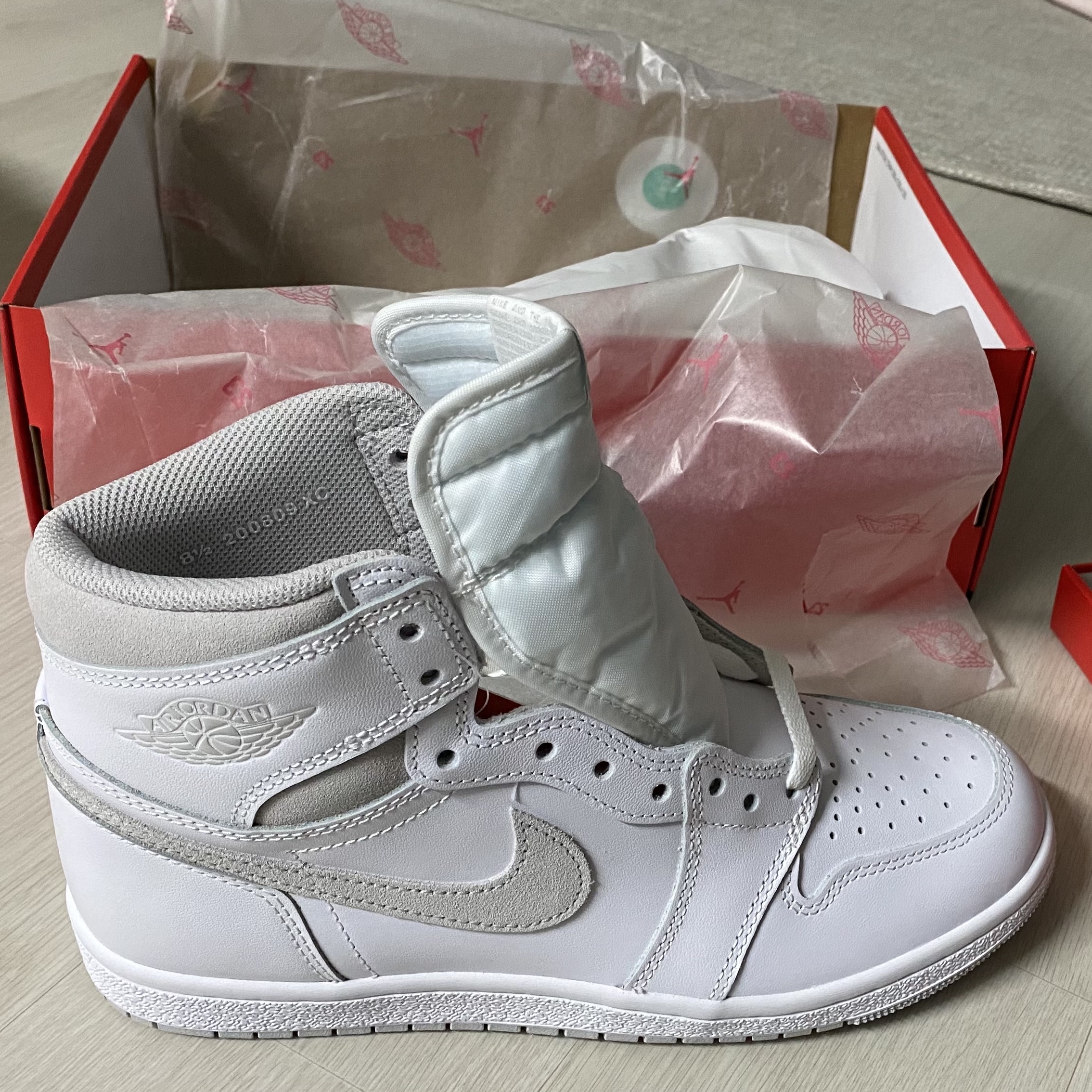 Jordan 1 High 85 Neutral Grey 착용 스타일