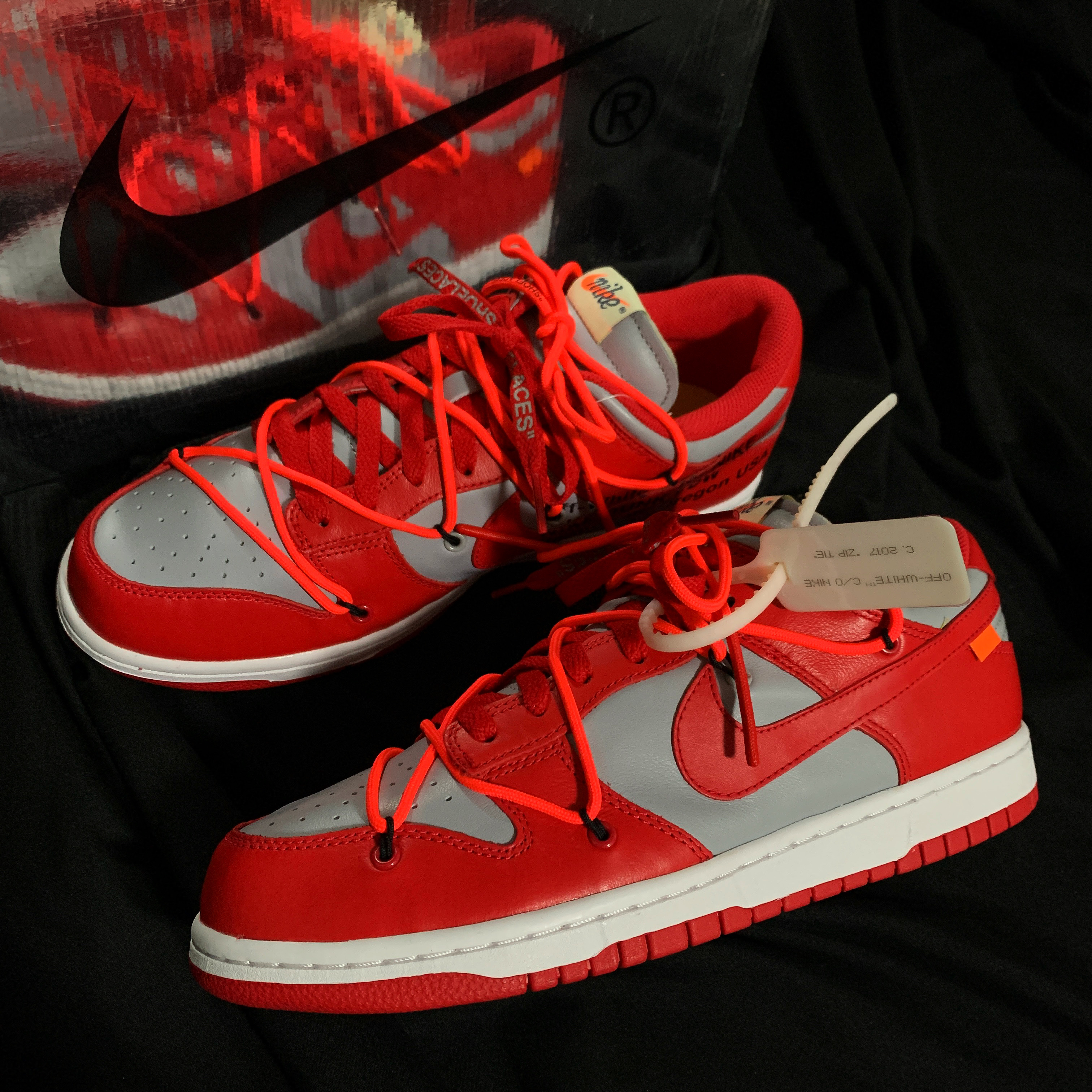 Nike x Off-White Dunk Low University Red 착용 스타일