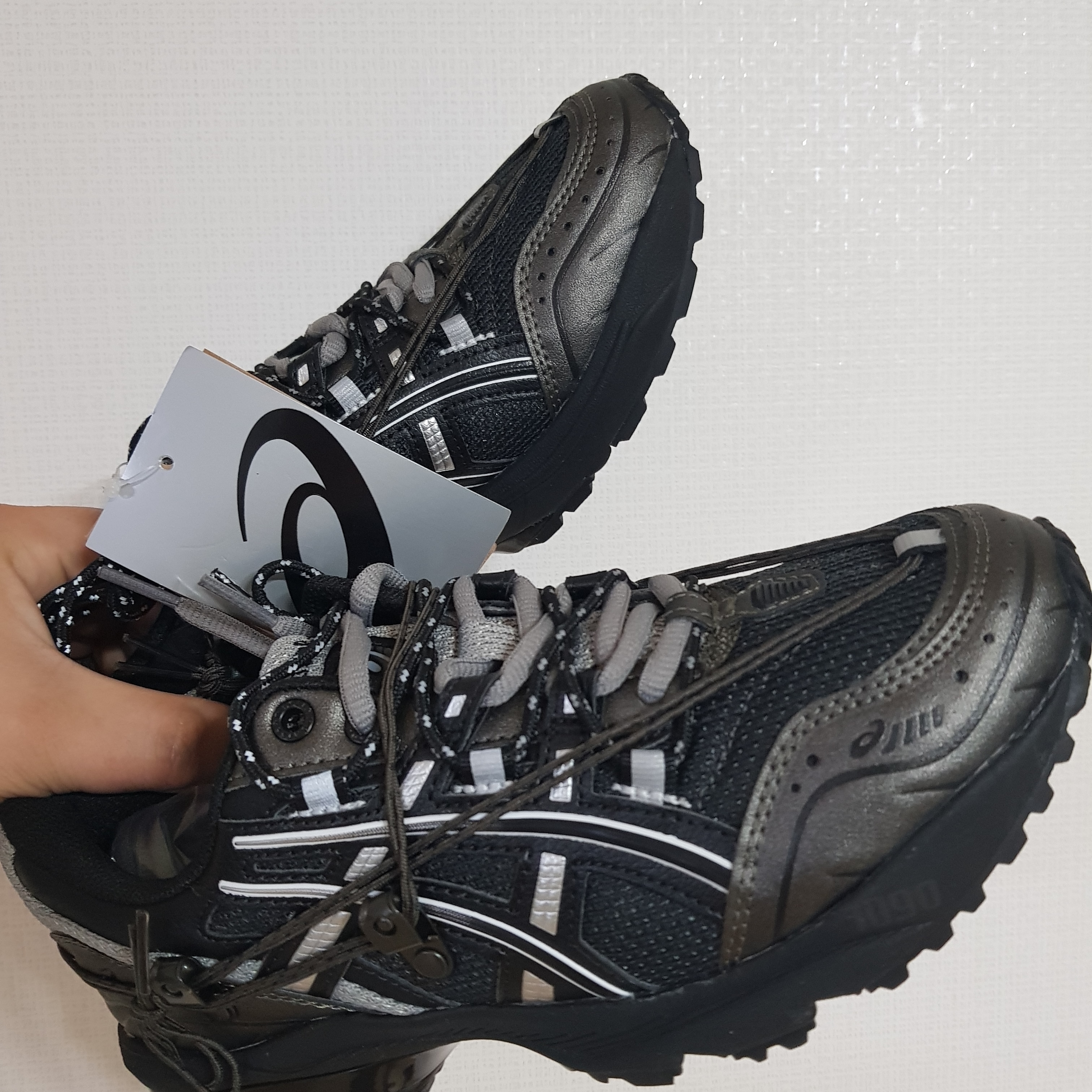 Asics x Andersson Bell Gel-1090 Black Silver 착용 스타일