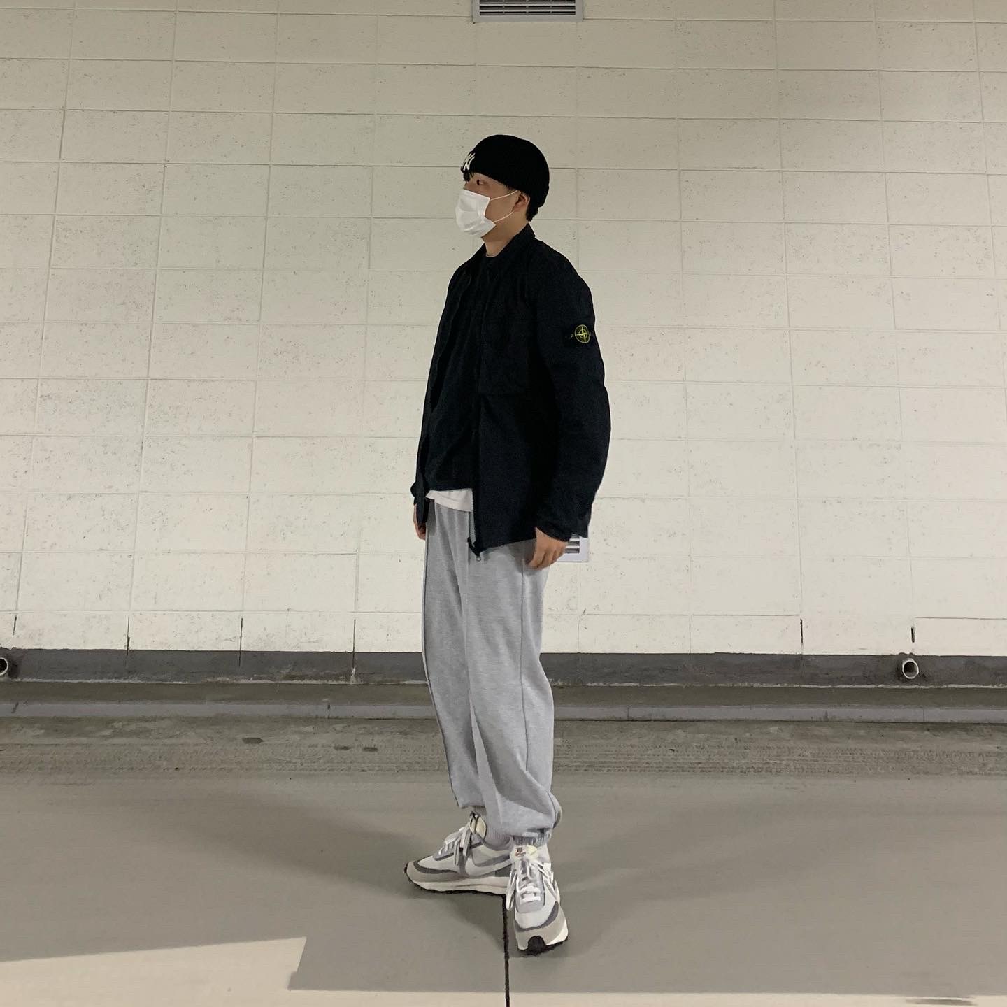Nike x Sacai LDWaffle Summit White 착용 스타일