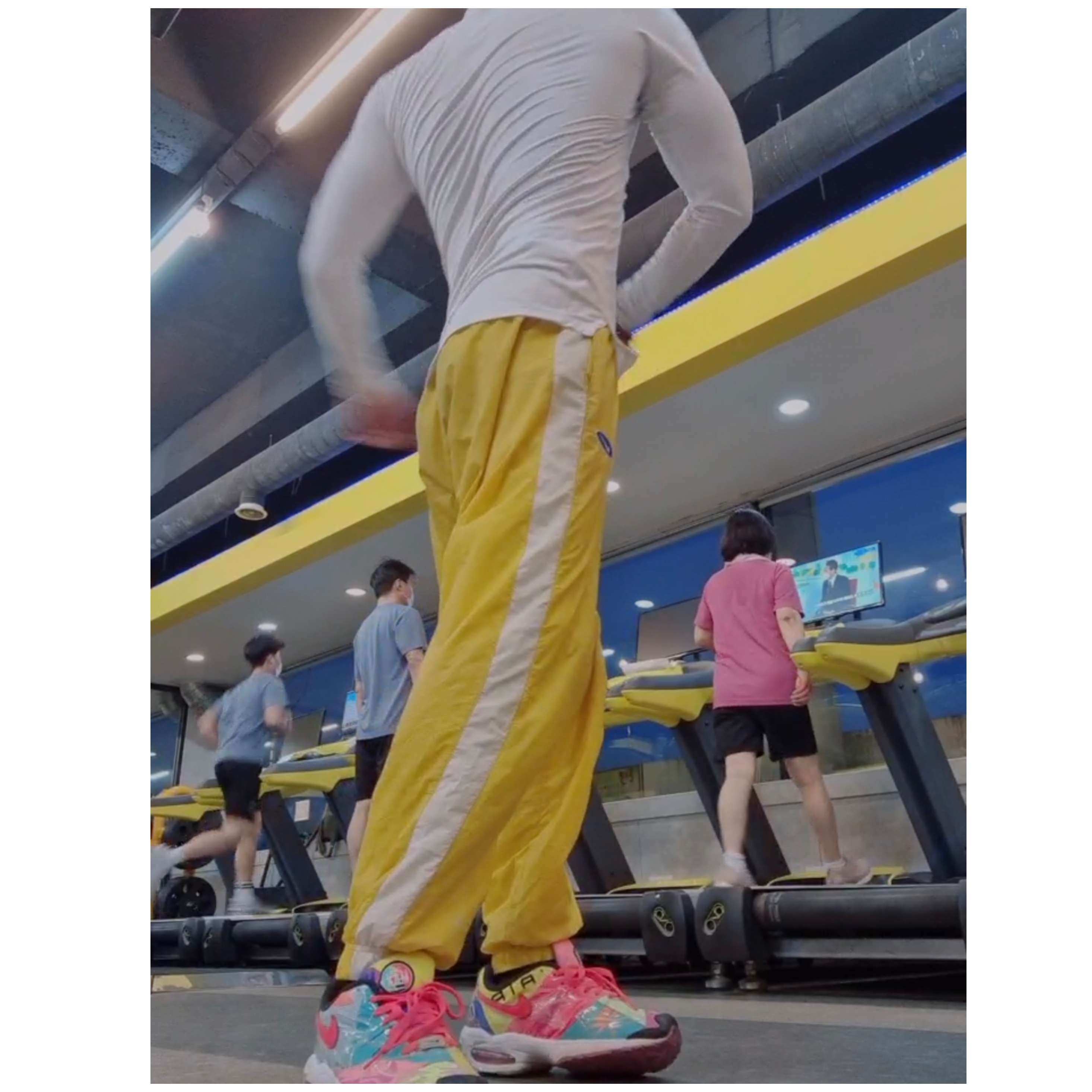 Nike x Atmos Air Max 2 Light 착용 스타일 - 2