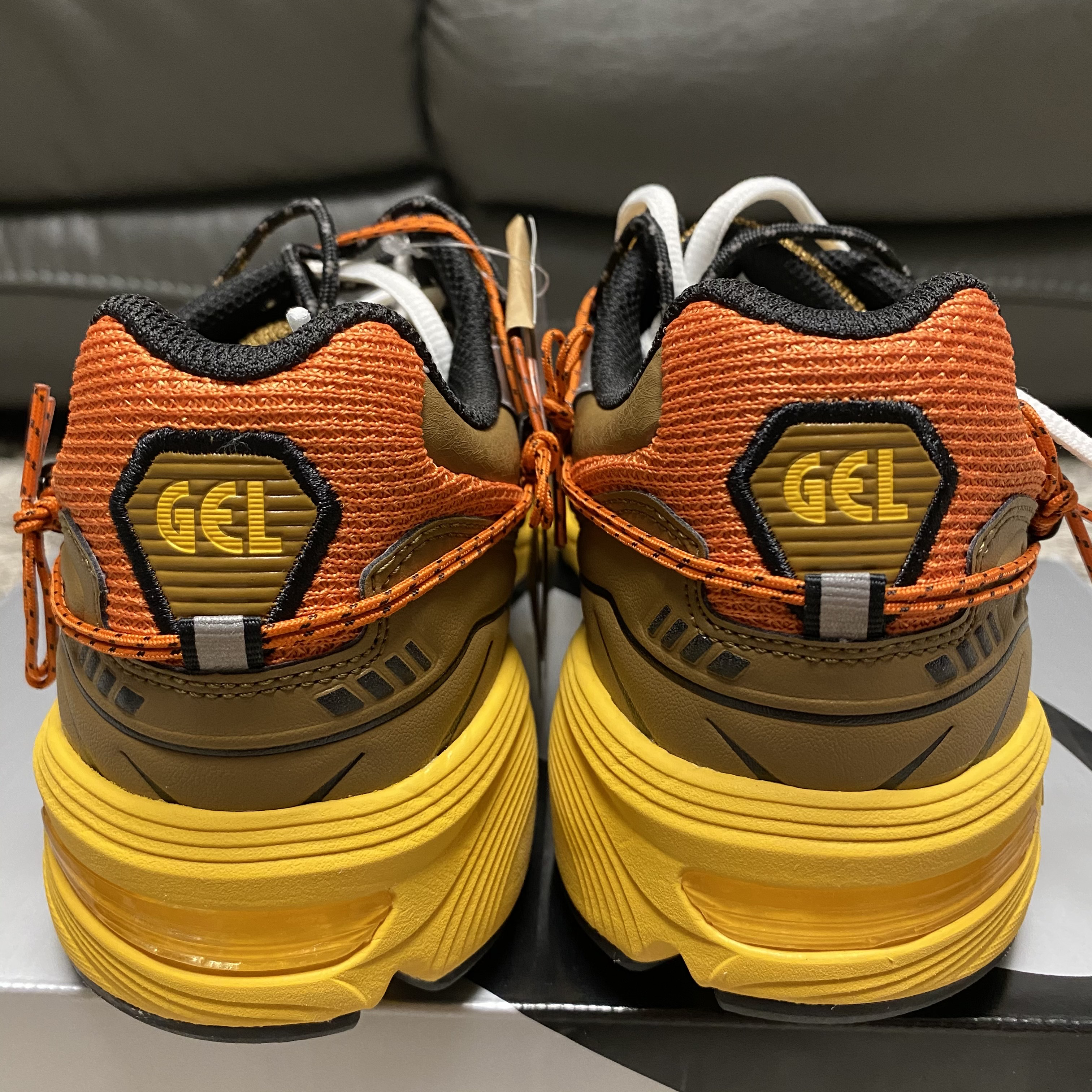 Asics x Andersson Bell Gel-1090 White Orange 착용 스타일 - 4