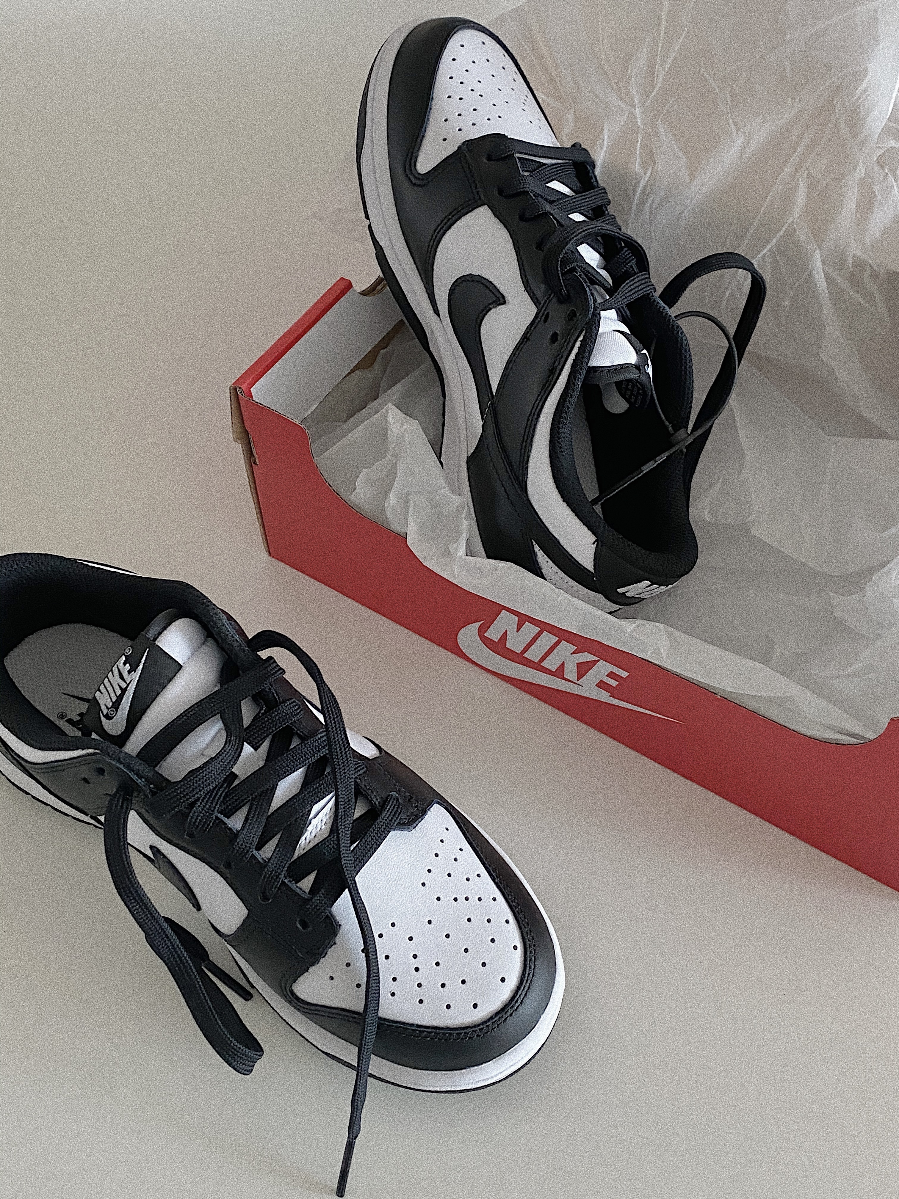 (W) Nike Dunk Low Black 착용 스타일 - 1